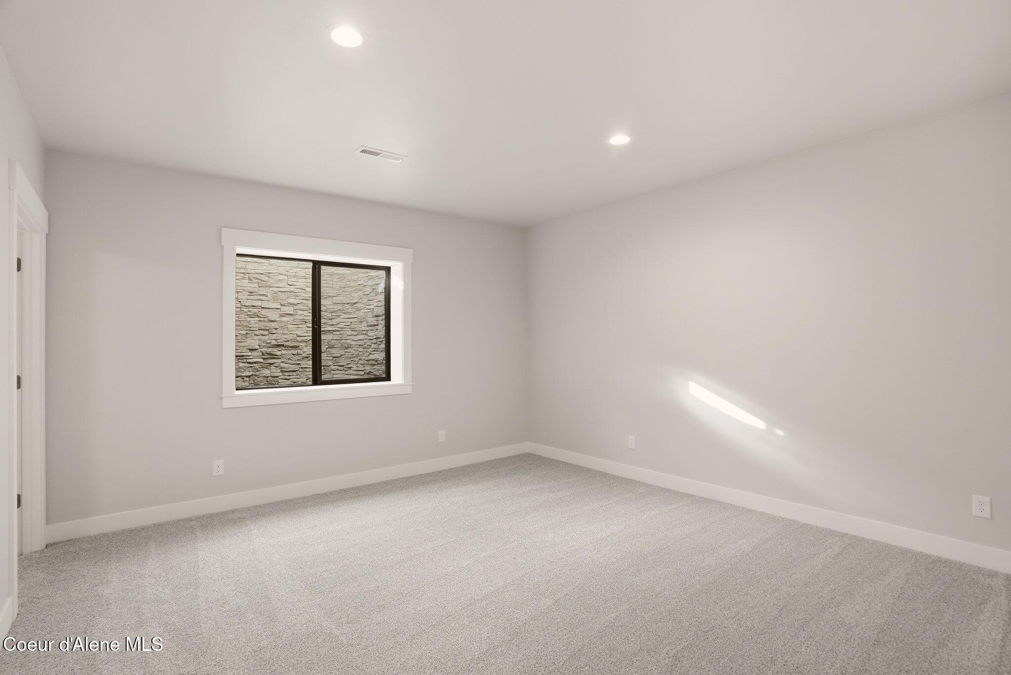 Coeur d'Alene, Idaho, 83815, United States, 4 Bedrooms Bedrooms, ,3 BathroomsBathrooms,Residential,For Sale,2039969