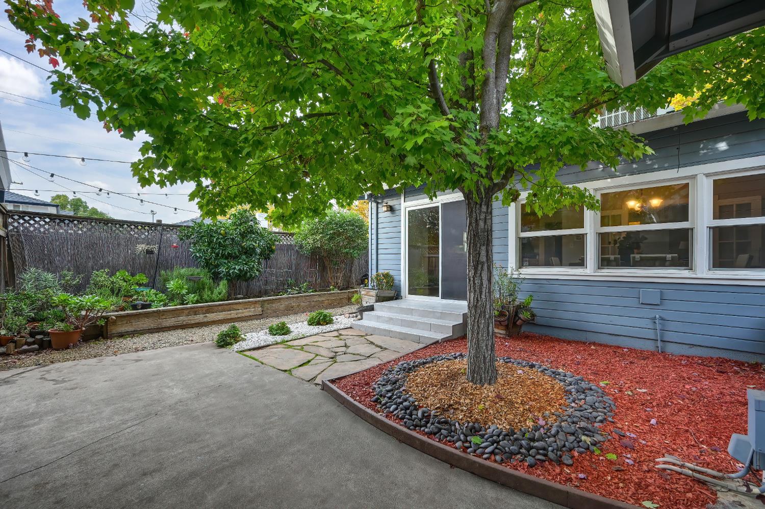 Sacramento, California, 95817, United States, 2 Bedrooms Bedrooms, ,1 BathroomBathrooms,Residential,For Sale,1991606