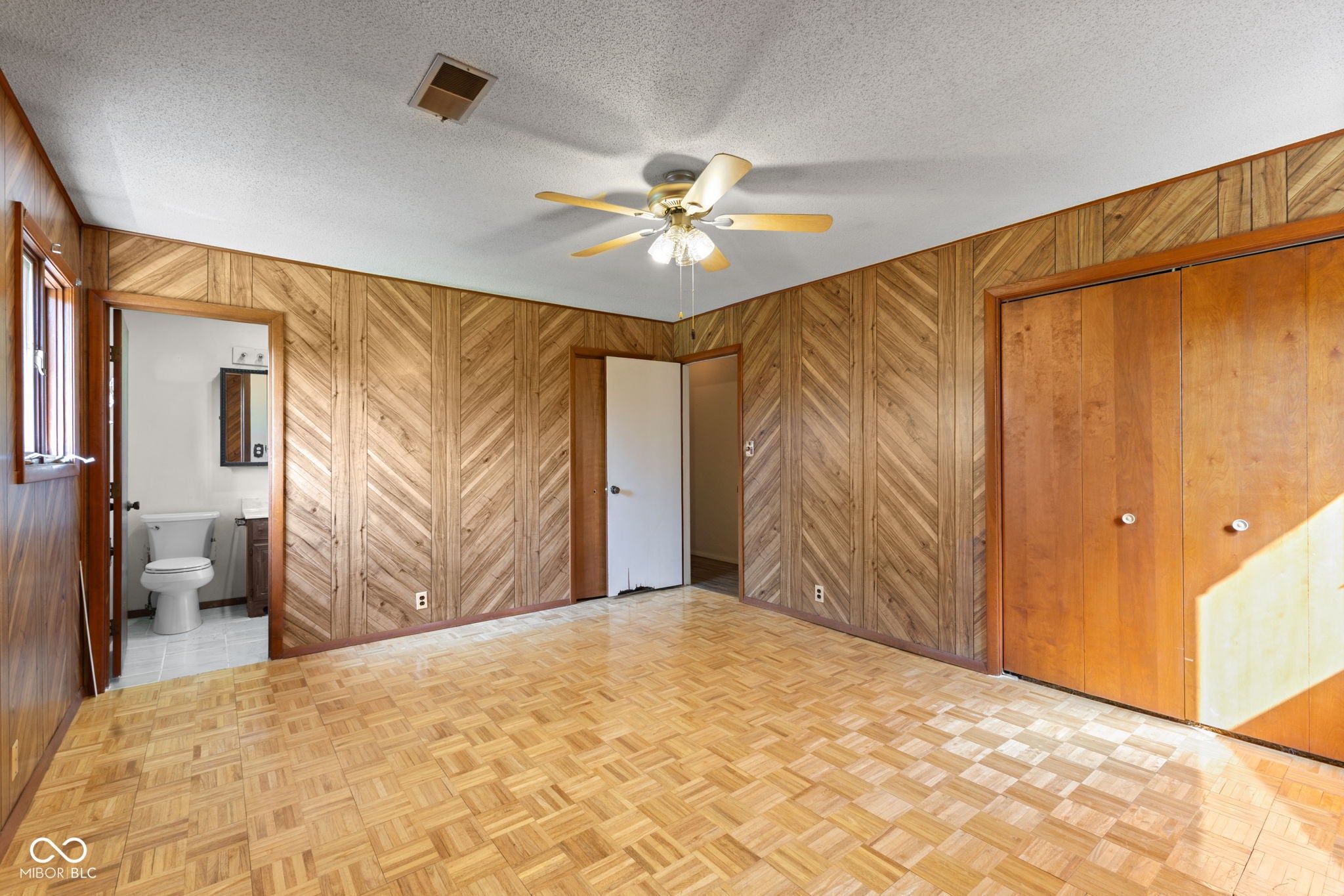 Shelburn, Indiana, 47879, United States, 4 Bedrooms Bedrooms, ,4 BathroomsBathrooms,Residential,For Sale,1925396