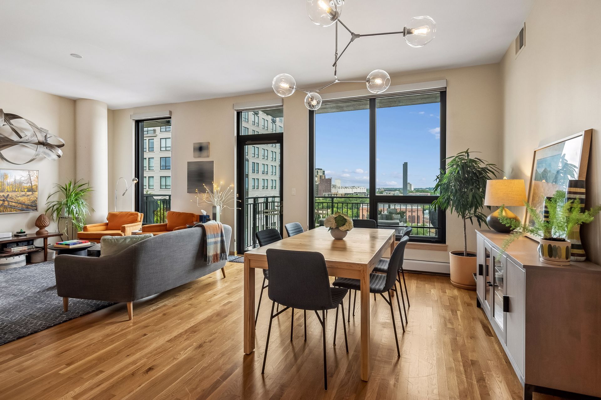  Sophisticated Legacy Condo with Sweeping River Views - 物件實景