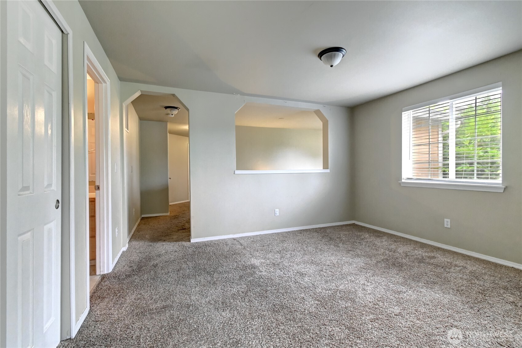 Covington, Washington, 98042, United States, 5 Bedrooms Bedrooms, ,3 BathroomsBathrooms,Residential,For Sale,2002094