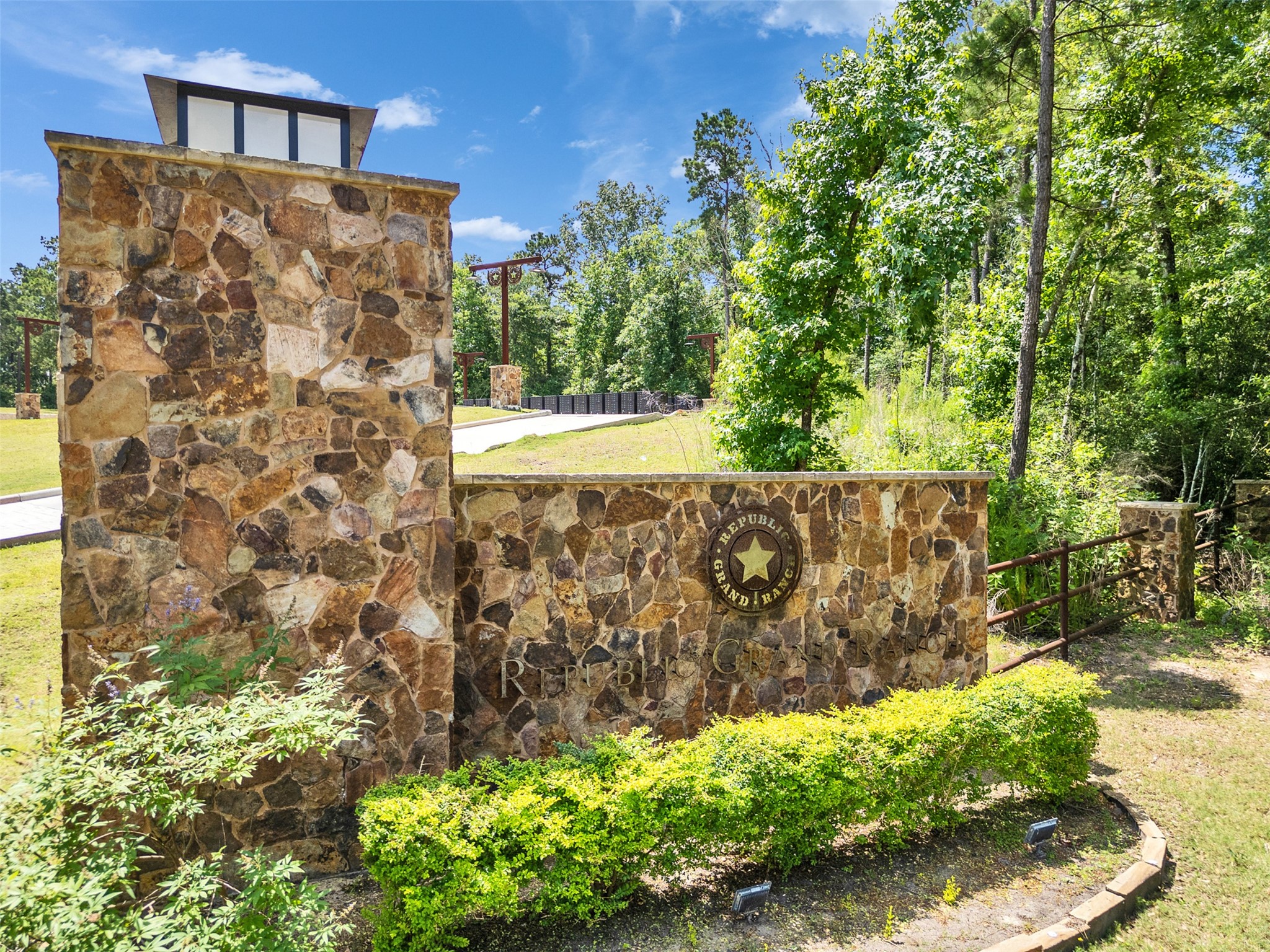  10768 Ruger Road - 物件實景