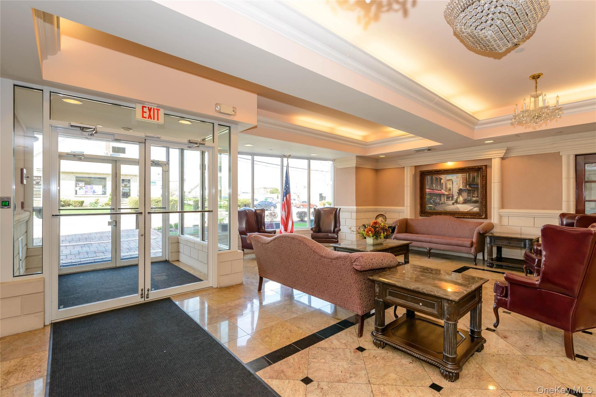  242 Maple Avenue, Westbury, NY, 11590 - 物件實景