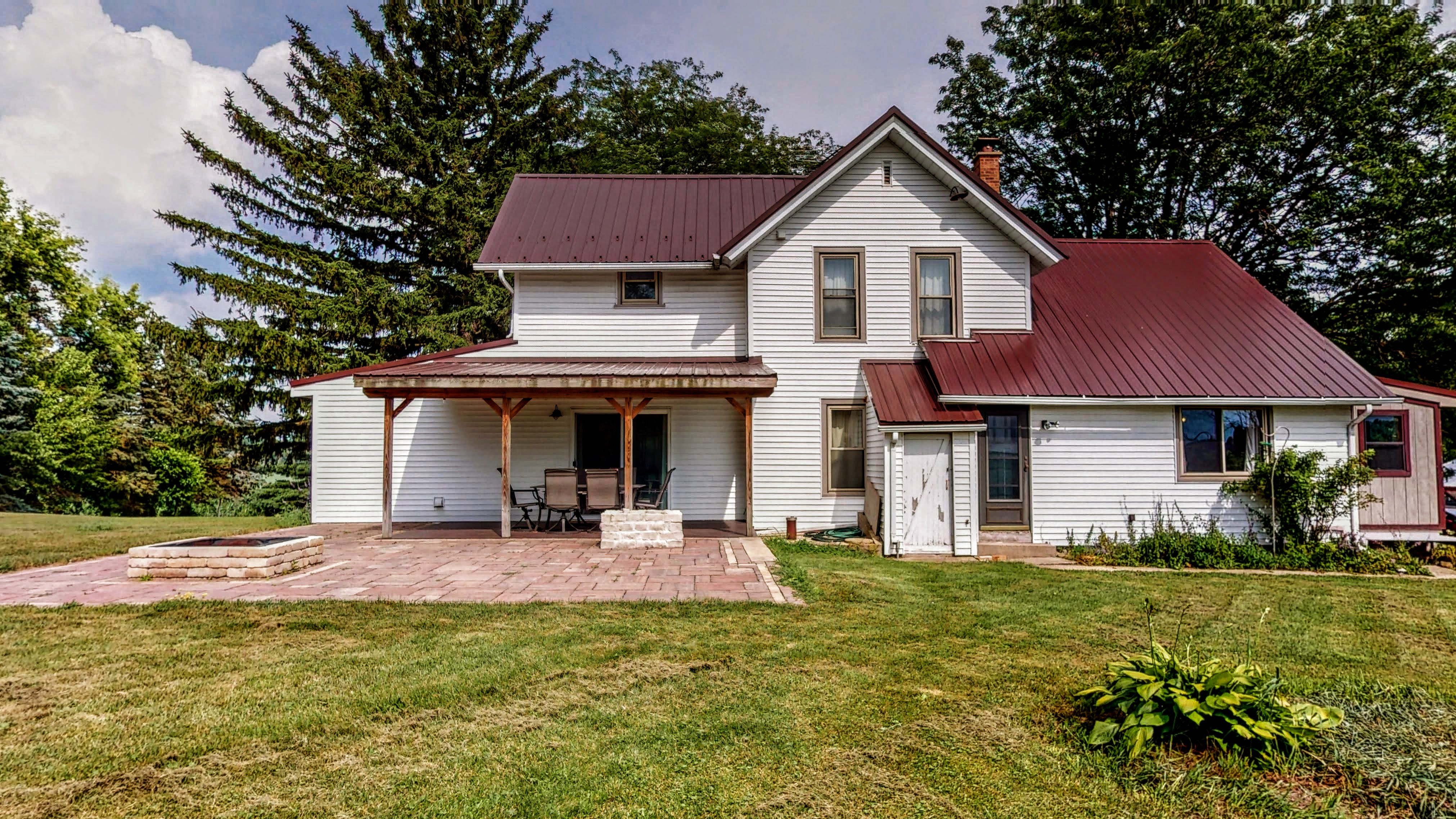 Milford, Wisconsin, 53551, United States, 4 Bedrooms Bedrooms, ,2 BathroomsBathrooms,Residential,For Sale,1889532