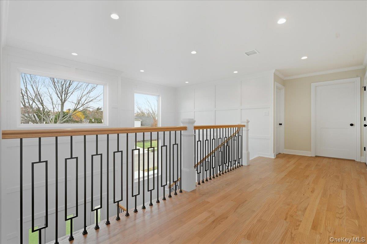 Westbury, New York, 11590, United States, 5 Bedrooms Bedrooms, ,5 BathroomsBathrooms,Residential,For Sale,1991038