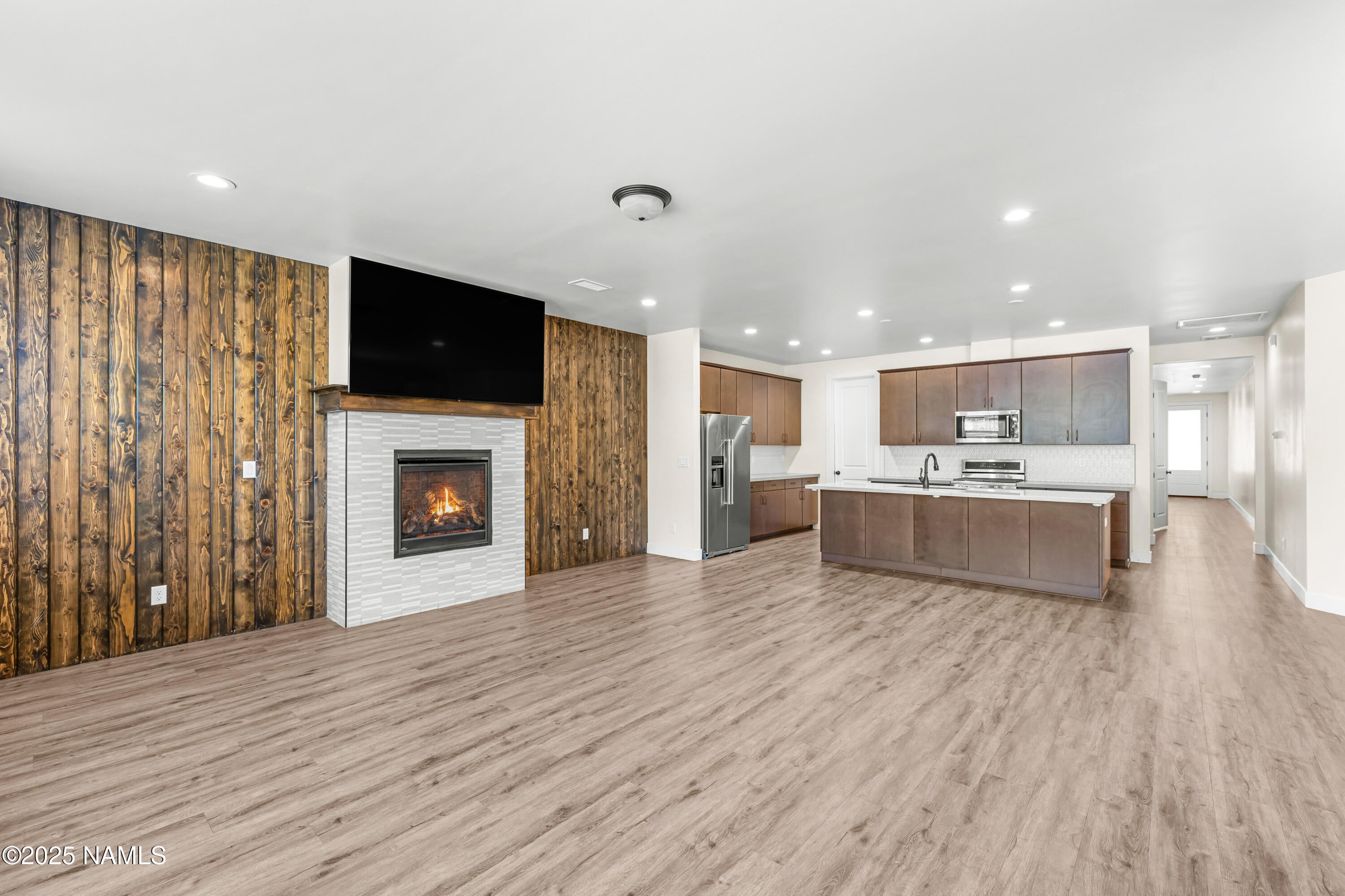 Flagstaff, Arizona, 86001, United States, 5 Bedrooms Bedrooms, ,4 BathroomsBathrooms,Residential,For Sale,1902555