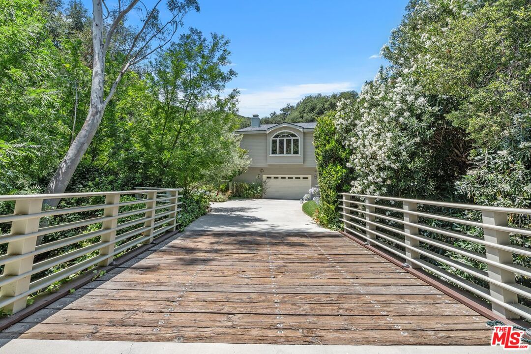 Calabasas, California, 91302, United States, 4 Bedrooms Bedrooms, ,3 BathroomsBathrooms,Residential,For Sale,1896554