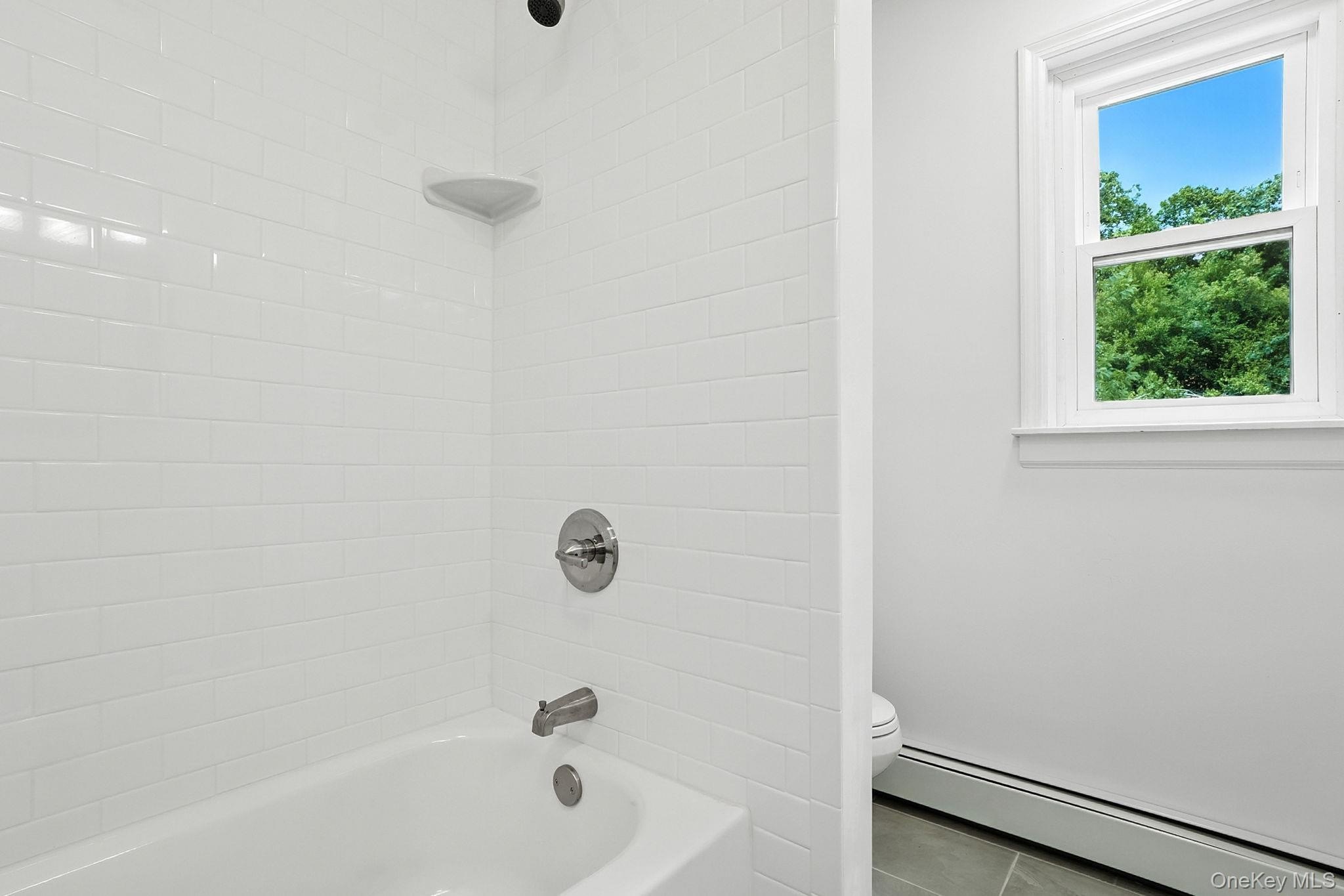 Red Hook, New York, 12571, United States, 5 Bedrooms Bedrooms, ,4 BathroomsBathrooms,Residential,For Sale,1978278