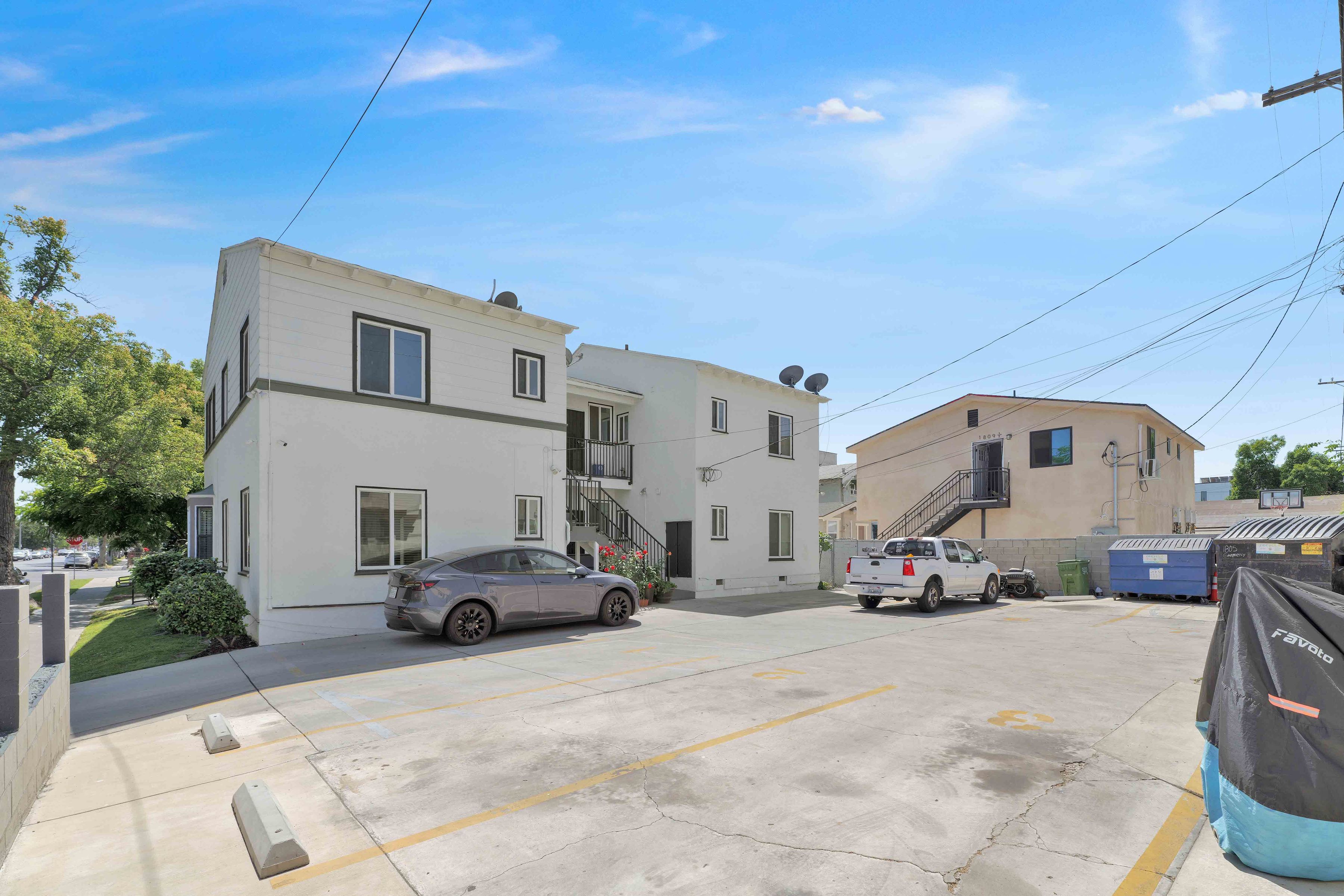  2442 W 18th St - 物件實景