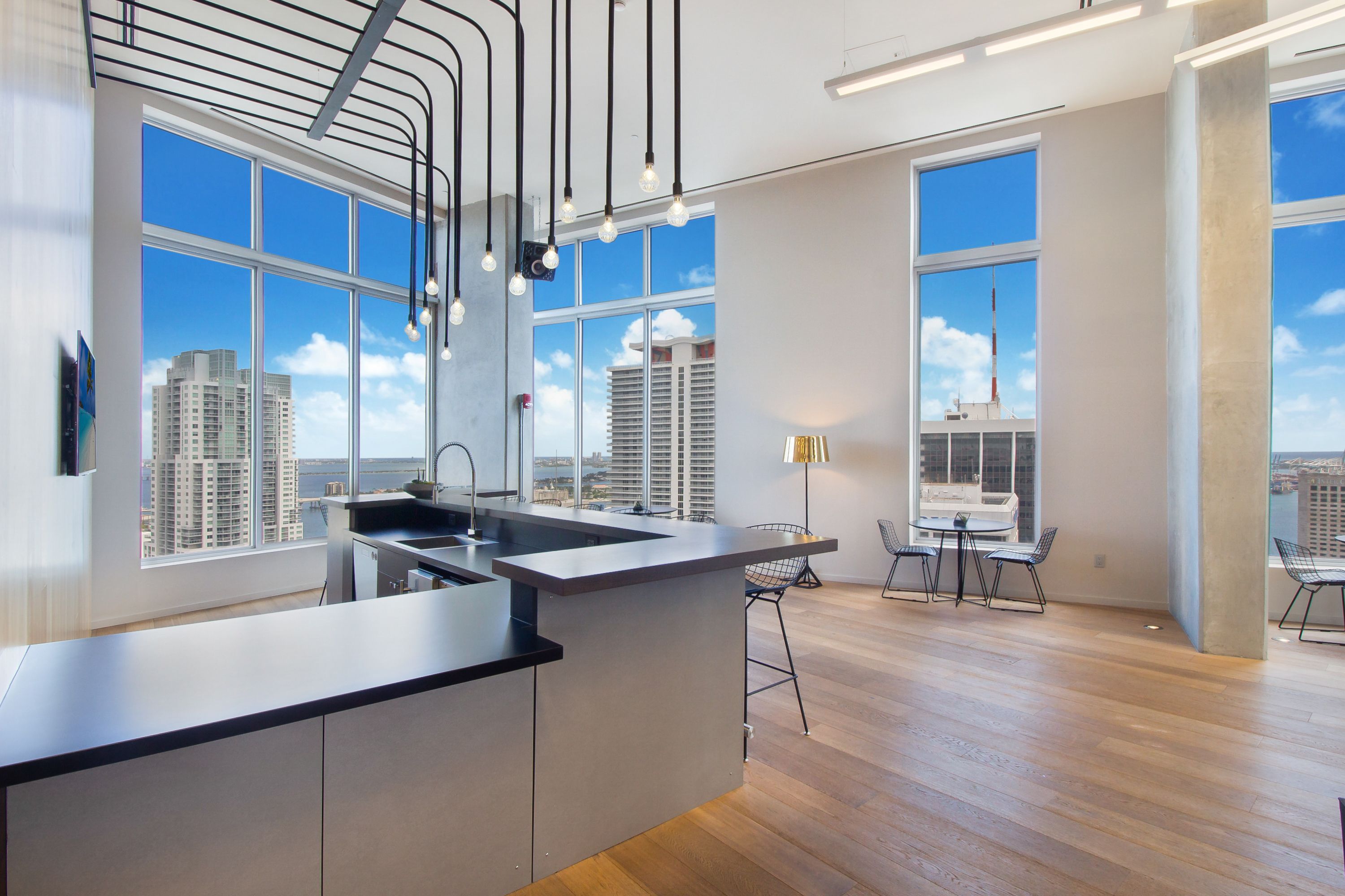  151 SE 1st St, Miami, FL, 33131 - 物件實景
