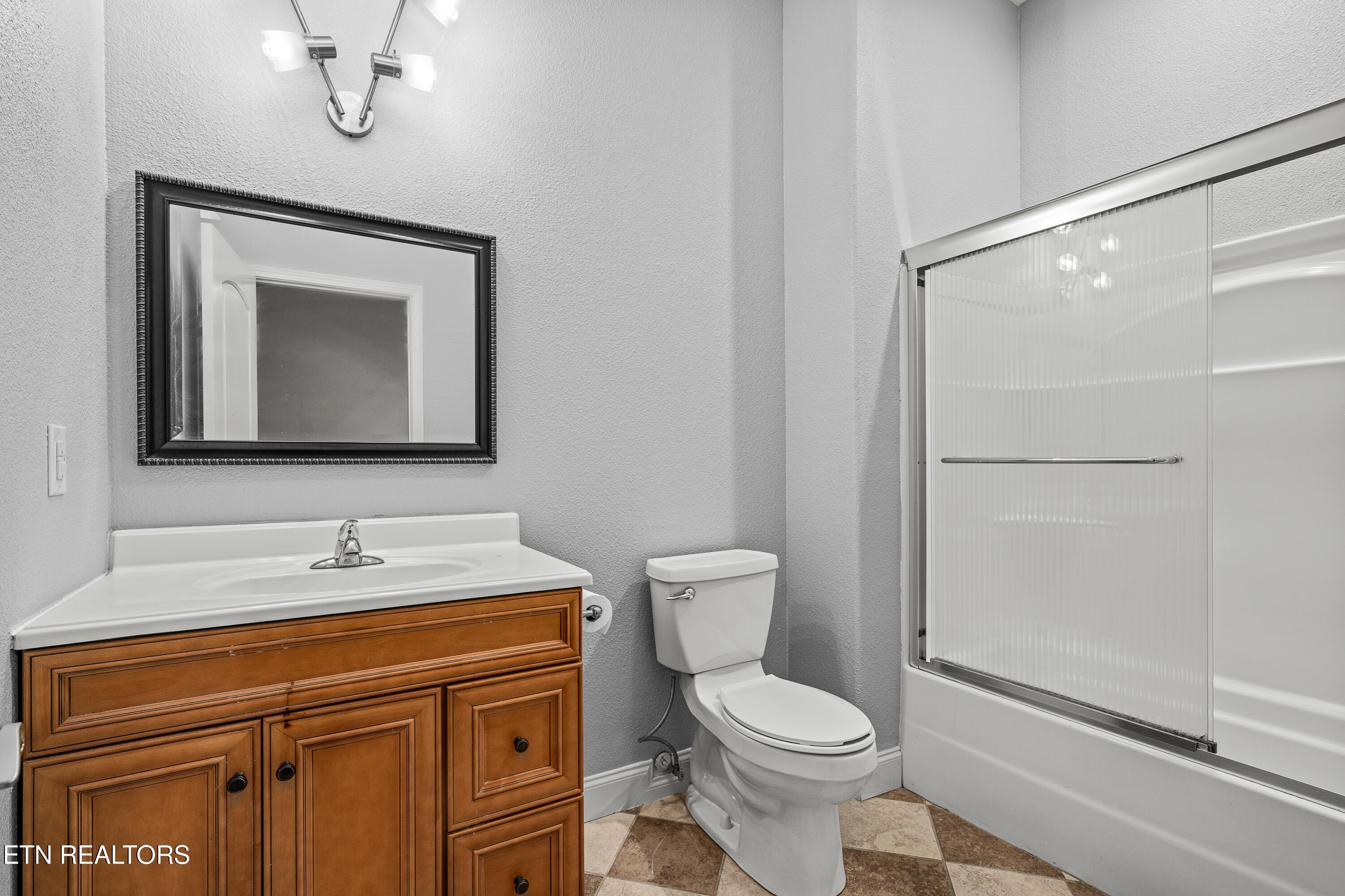 39 N Riverview Ln., Crossville, Tennessee, 38555, United States, 5 Bedrooms Bedrooms, ,5 BathroomsBathrooms,Residential,For Sale,39 N Riverview Ln.,1654091