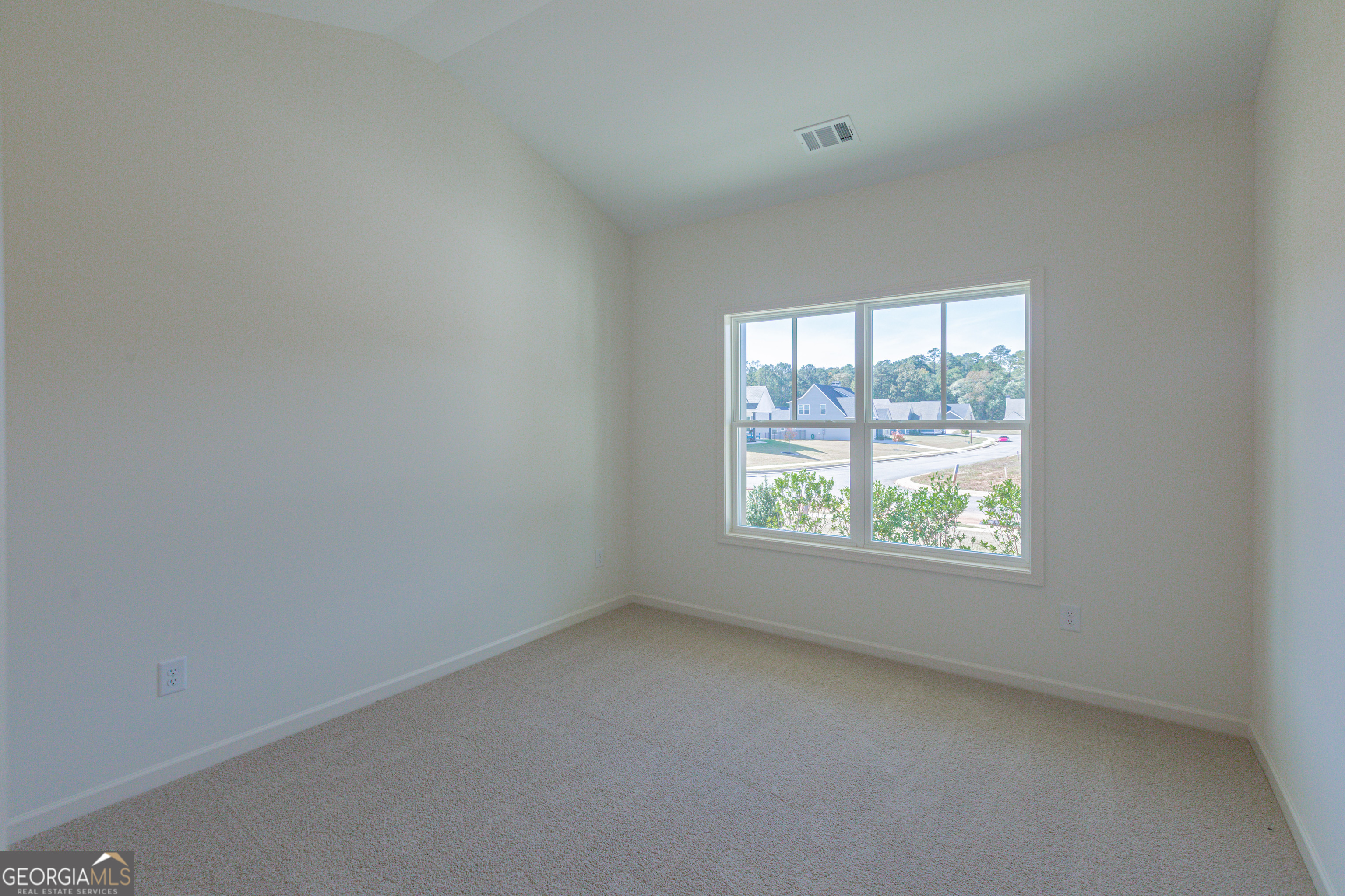 Senoia, Georgia, 30276, United States, 4 Bedrooms Bedrooms, ,3 BathroomsBathrooms,Residential,For Sale,1987897