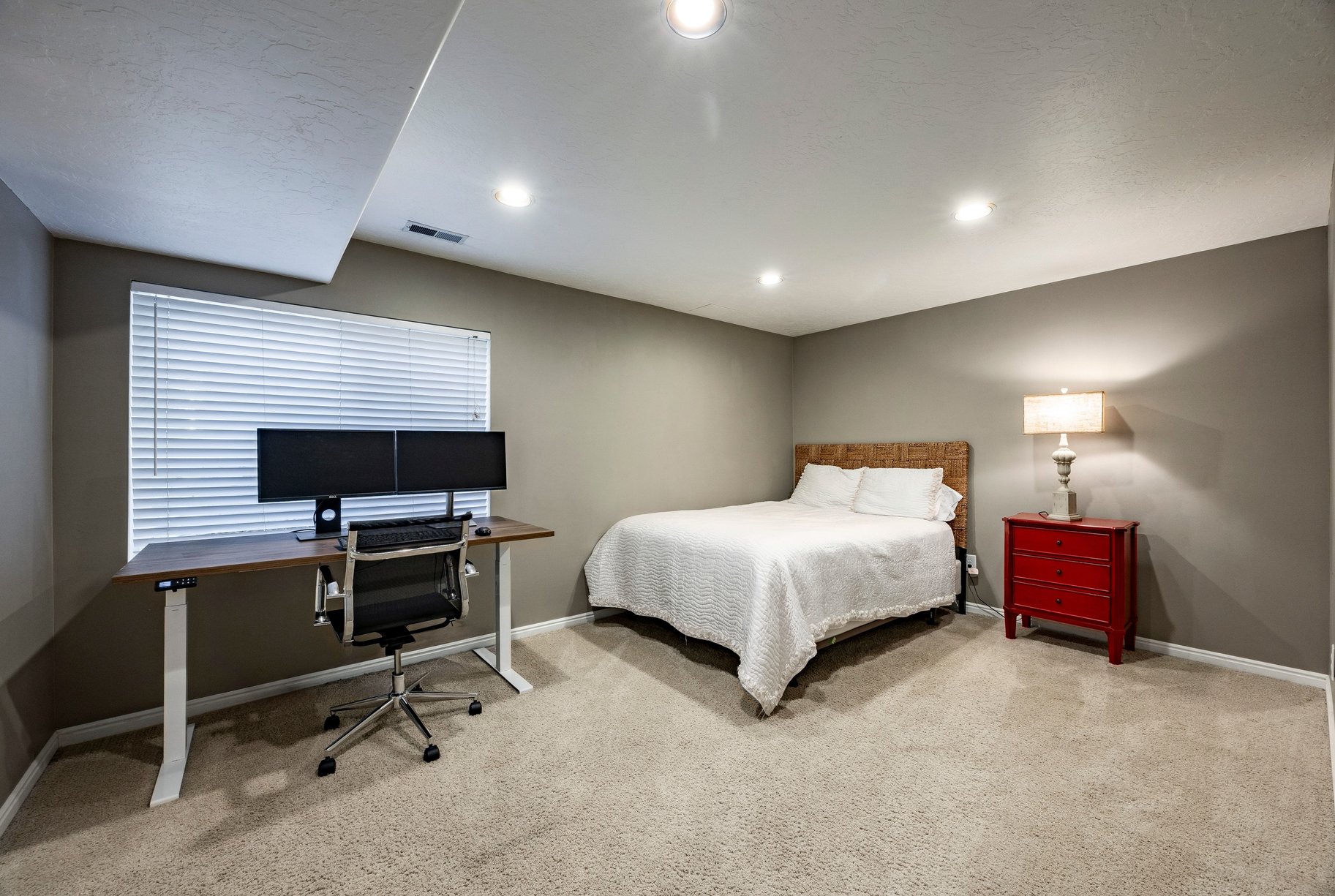  Private Millcreek Townhome with Fenced Backyard & Vaulted Ceilings - 物件實景