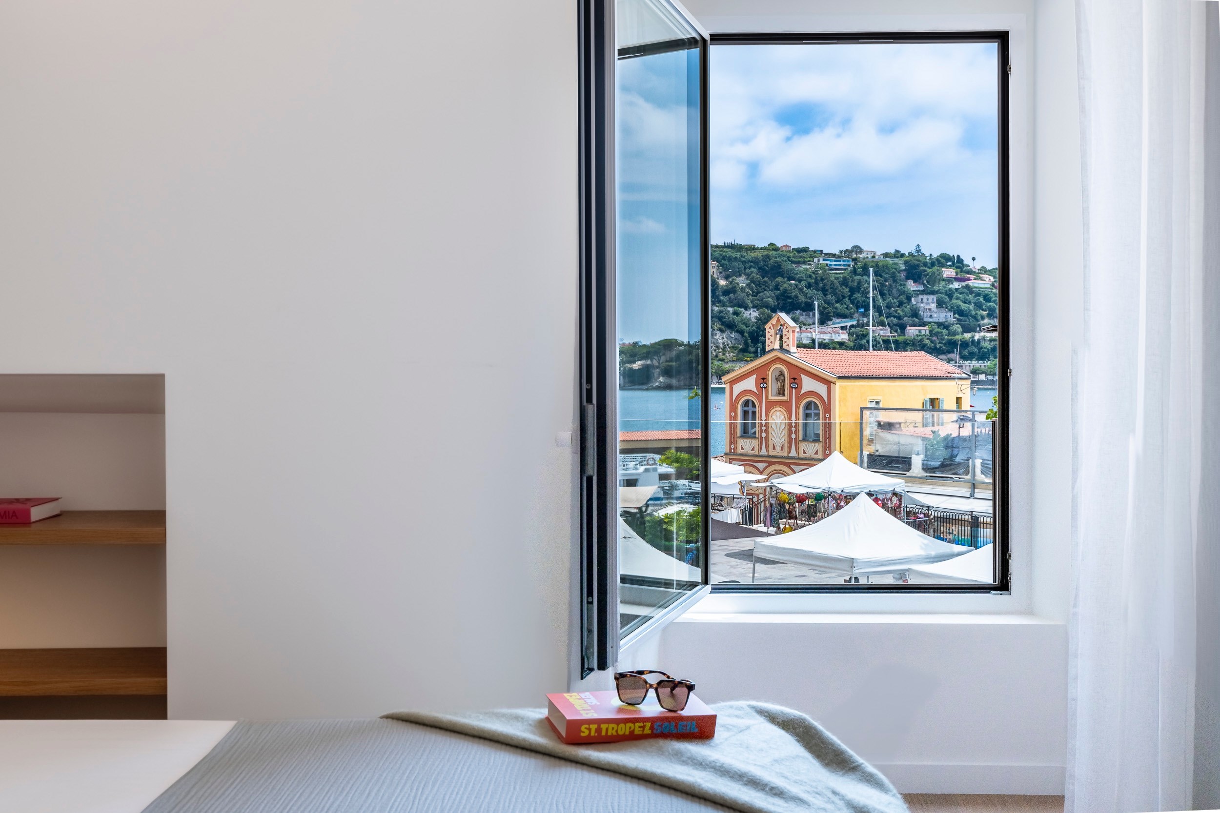  Villefranche-sur-Mer renovated 2-bedroom apartment with sea view, balcony and p… - 物件實景