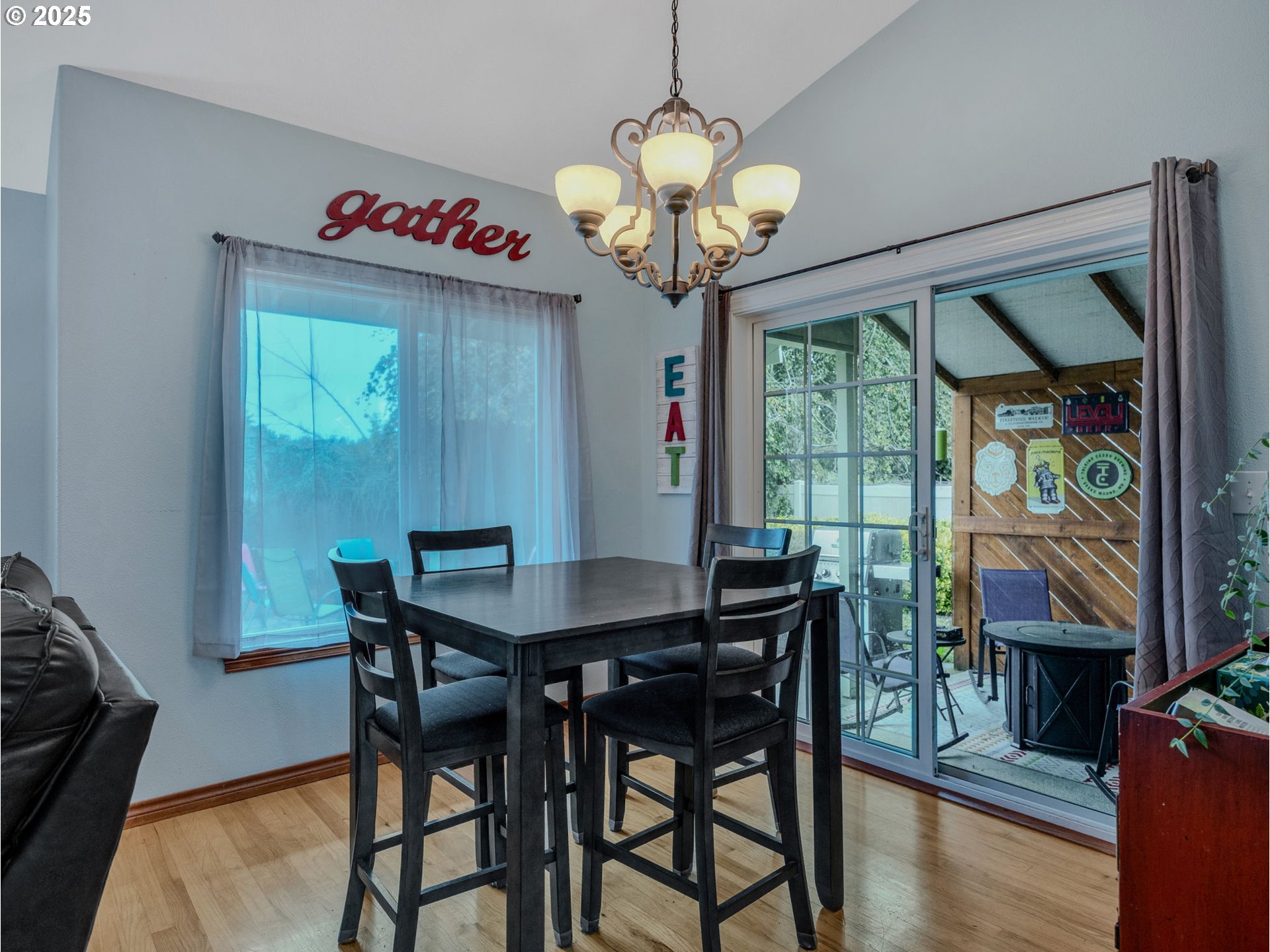 Troutdale, Oregon, 97060, United States, 3 Bedrooms Bedrooms, ,2 BathroomsBathrooms,Residential,For Sale,1984024