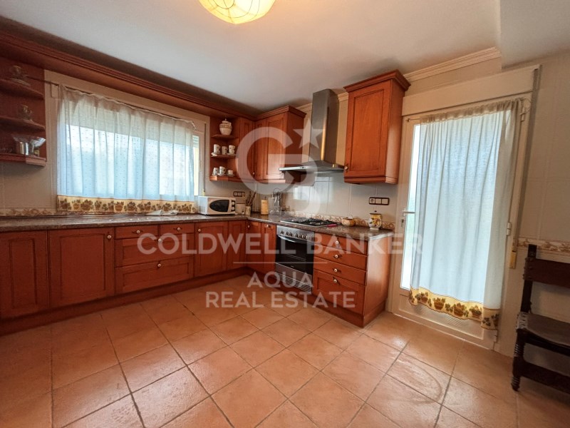 Calle Lisboa Alicante, la Nucia, El Tossal-Bello H, la Nucia, Comunidad Valenciana, 03530, ES, 7 Bedrooms Bedrooms, ,4 BathroomsBathrooms,Residential,For Sale,Calle Lisboa Alicante, la Nucia, El Tossal-Bello H,1682591