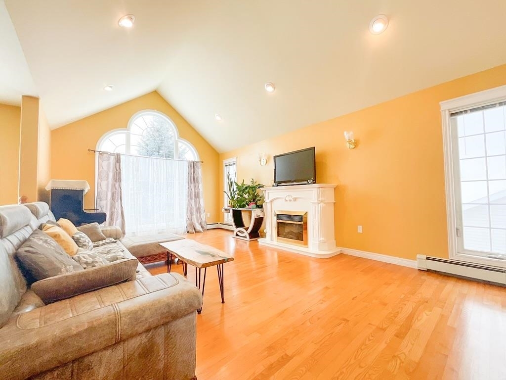 STRATFORD, Prince Edward Island, C1B 2H3, CA, 4 Bedrooms Bedrooms, ,2 BathroomsBathrooms,Residential,For Sale,1885210