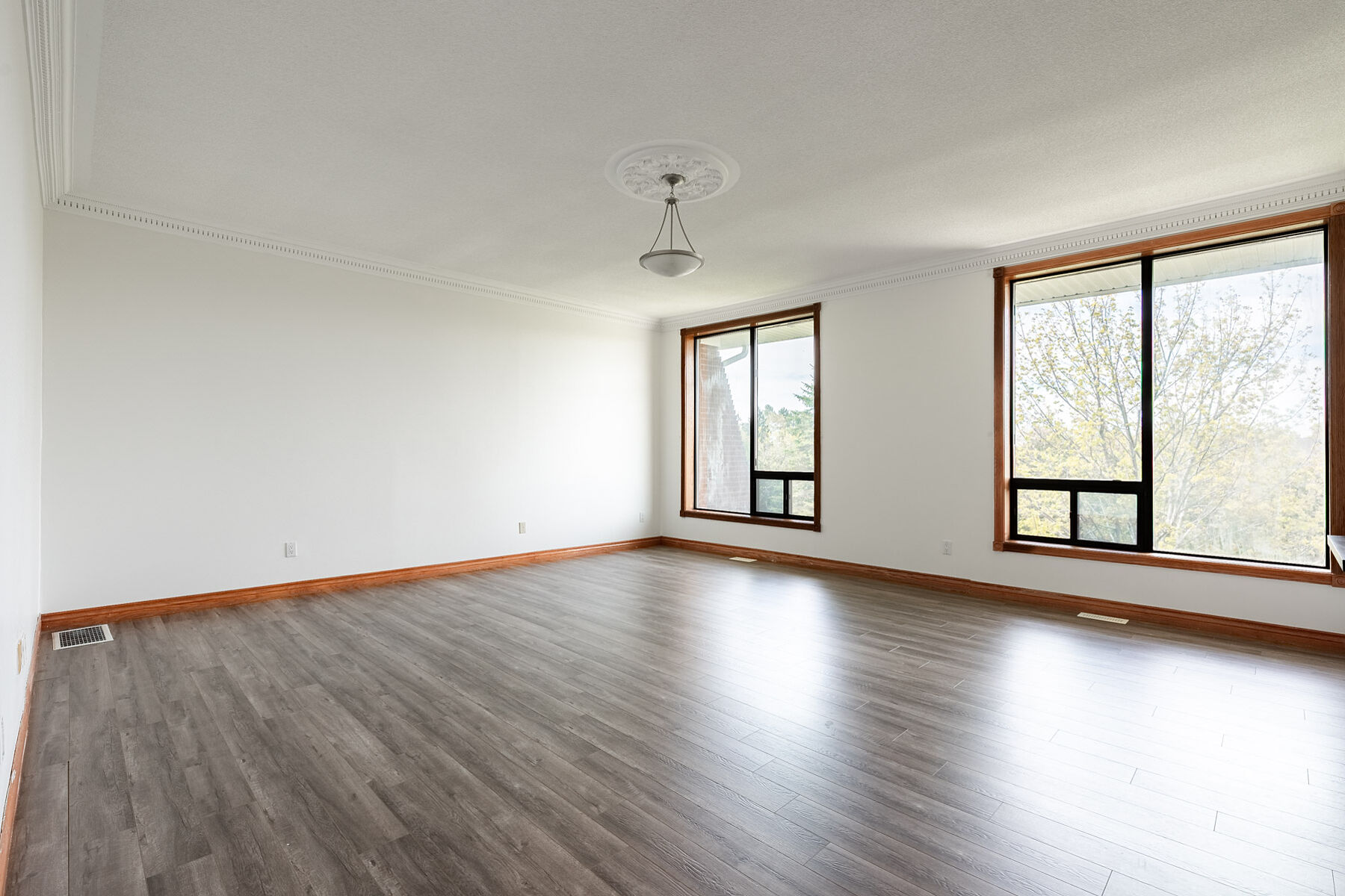  Prestigious King City Bungalow - 物件實景