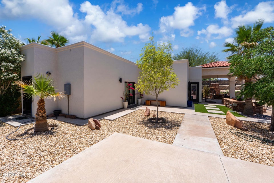 El Paso, Texas, 79936, United States, 5 Bedrooms Bedrooms, ,5 BathroomsBathrooms,Residential,For Sale,1980417
