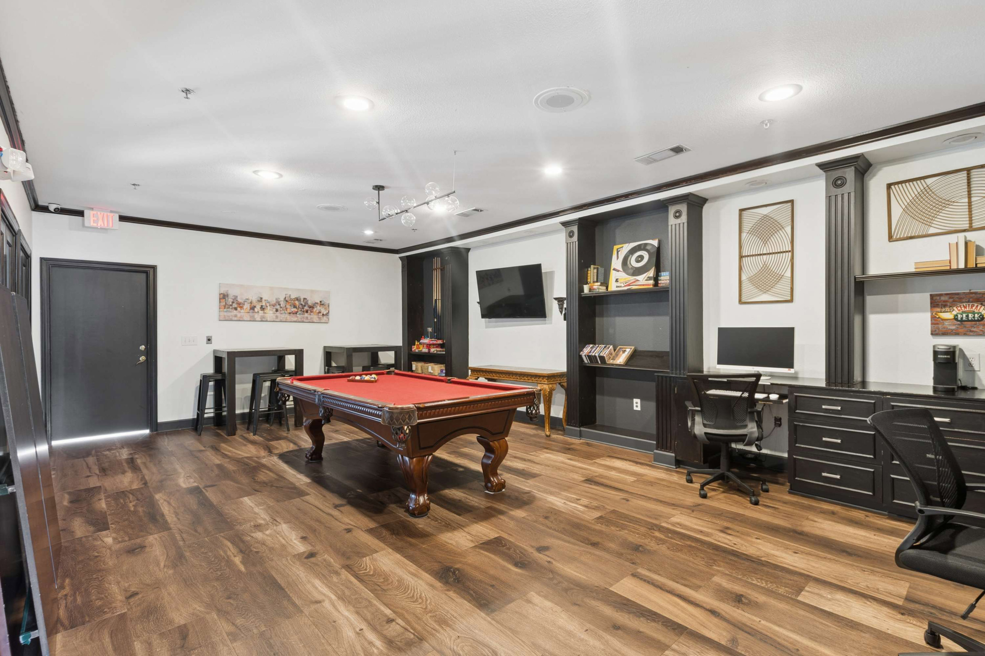  Renovated Condo Combines Comfort, Privacy and Intown Convenience - 物件實景
