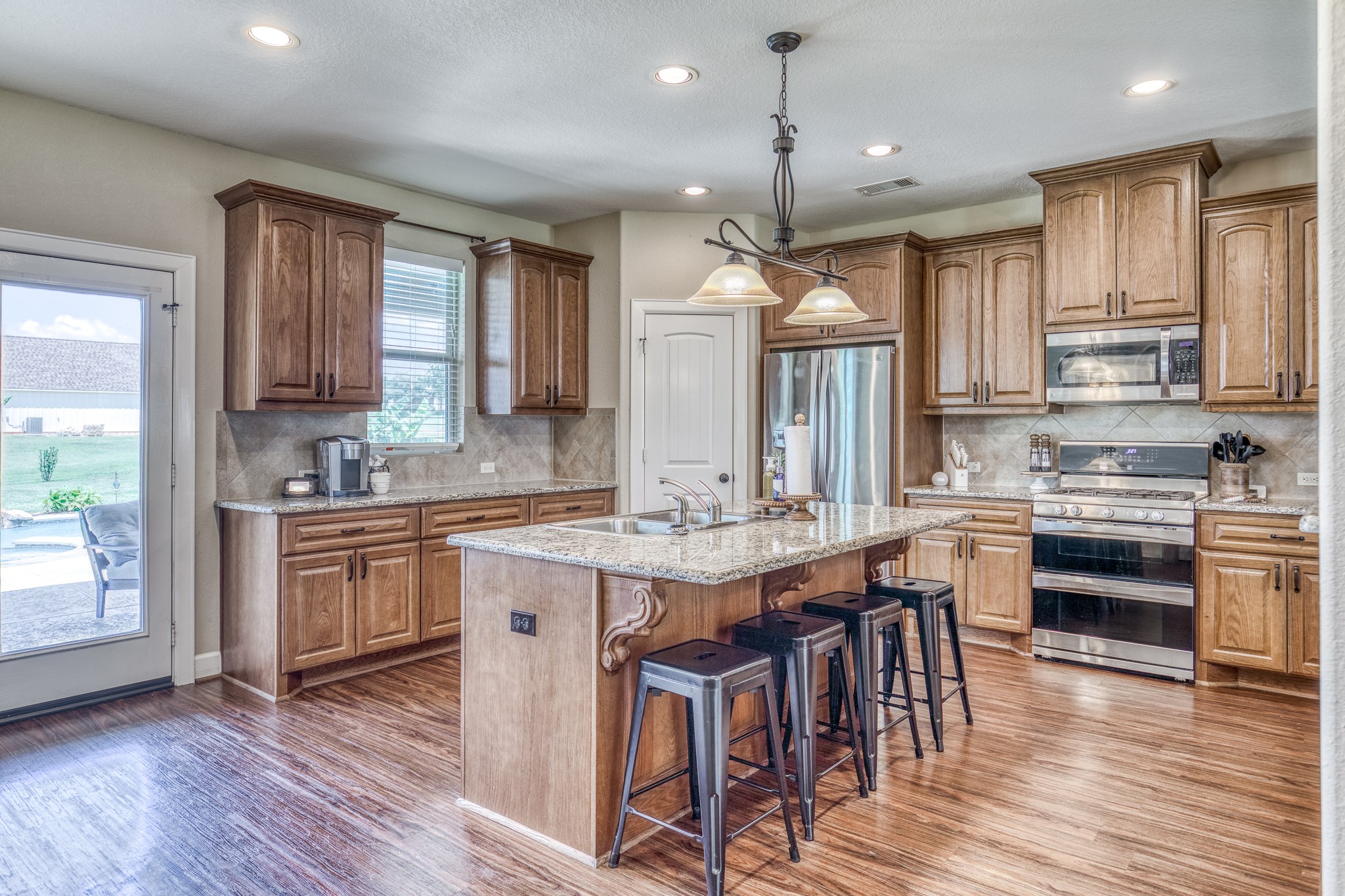  586 Ruby Drive, Bellville, TX, 77418 - 物件實景
