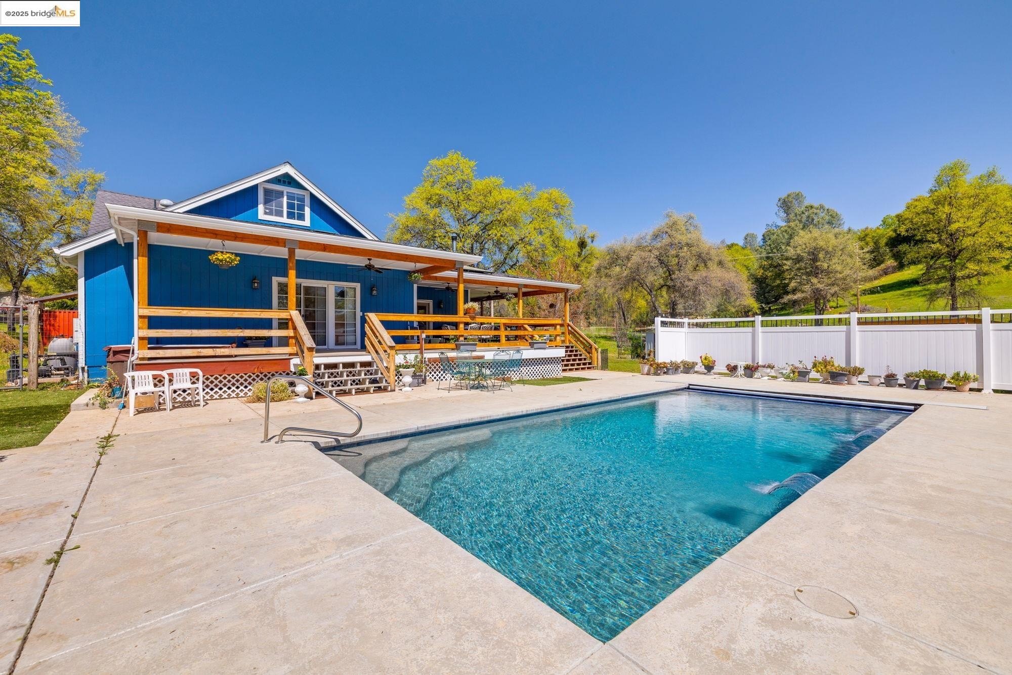 Sonora, California, 95370, United States, 4 Bedrooms Bedrooms, ,2 BathroomsBathrooms,Residential,For Sale,1980080