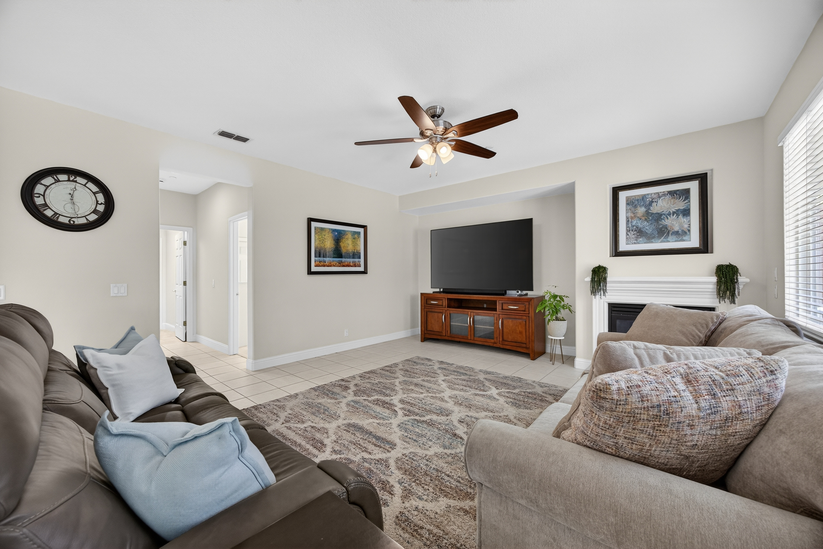  5500 Tierra Gardens Lane, Carmichael, CA 95608 - 物件實景