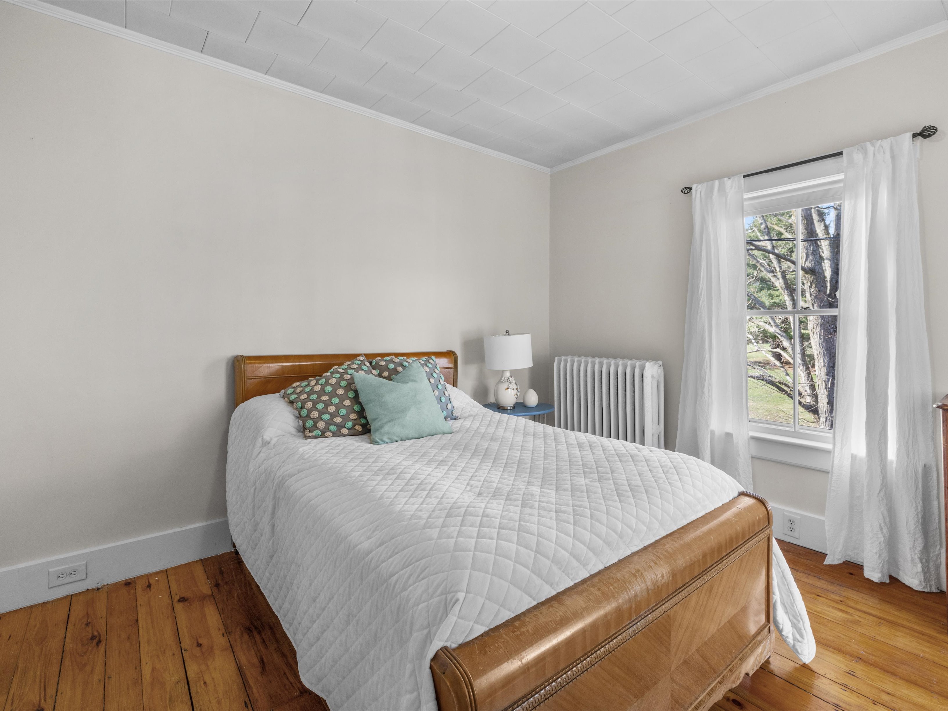  Antique Farmhouse with beautiful wrap-around porch - 物件實景