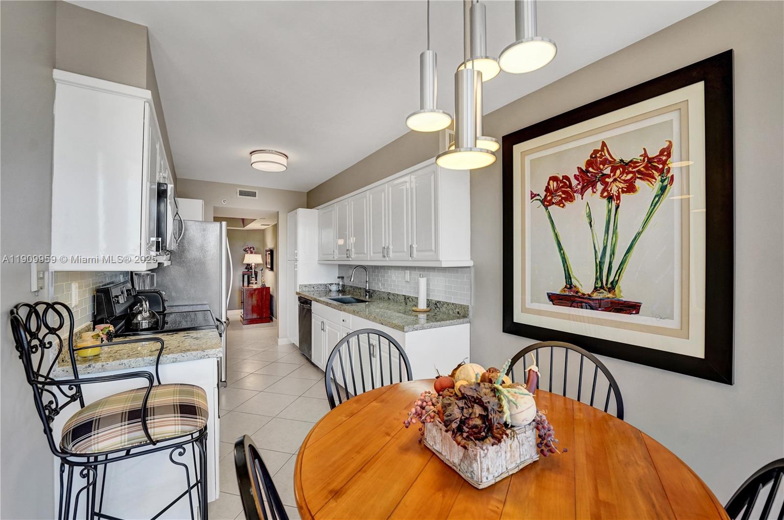 Aventura, Florida, 33180, United States, 2 Bedrooms Bedrooms, ,2 BathroomsBathrooms,Residential,For Sale,1988948