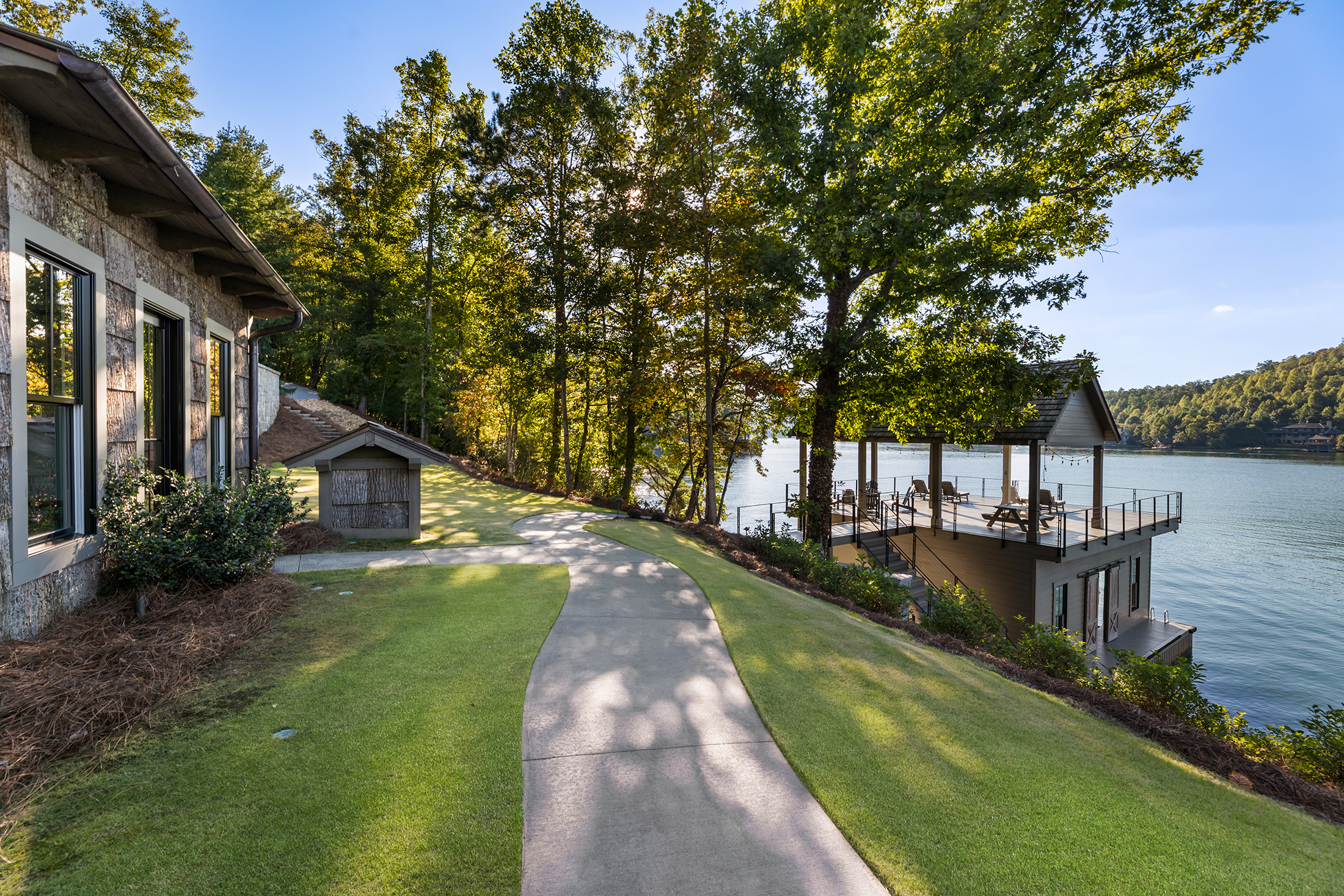  Breathtaking Lake Burton Views from an Exceptional Custom Lakehouse - 物件實景