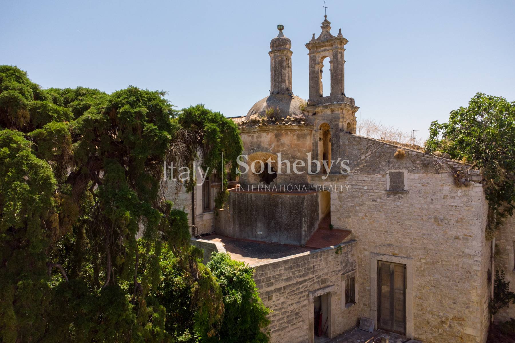  Baroque castle with gardens in ancient village - 物件實景
