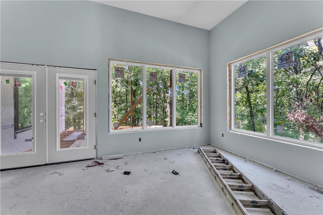 Fayetteville, Arkansas, 72703, United States, 4 Bedrooms Bedrooms, ,5 BathroomsBathrooms,Residential,For Sale,1902813