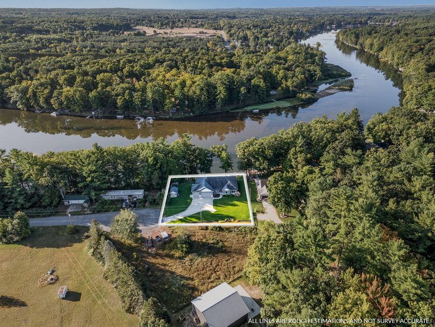 Big Rapids, Michigan, 49307, United States, 3 Bedrooms Bedrooms, ,4 BathroomsBathrooms,Residential,For Sale,1976014