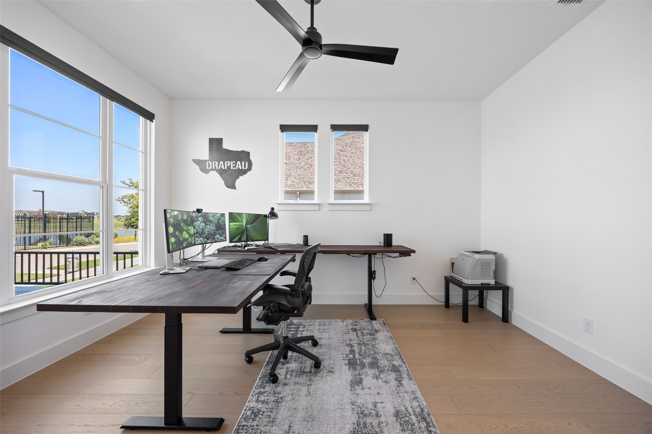 Arlington, Texas, 76005, United States, 4 Bedrooms Bedrooms, ,5 BathroomsBathrooms,Residential,For Sale,1963116