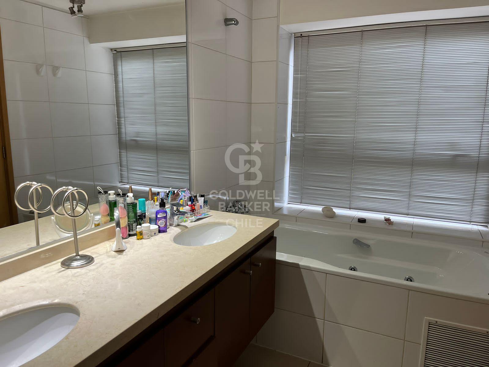 Las Condes, Chile, 3 Bedrooms Bedrooms, ,3 BathroomsBathrooms,Residential,For Sale,1927279