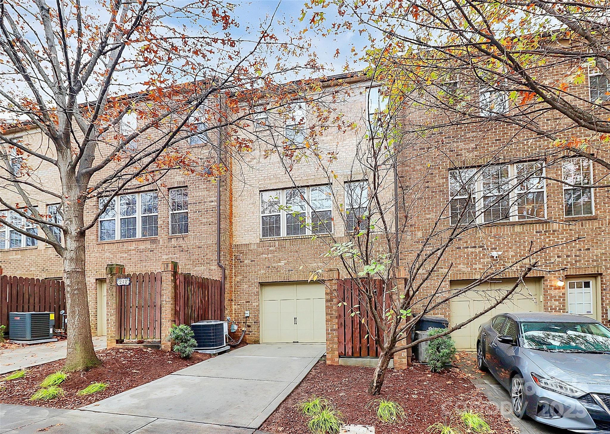 Charlotte, North Carolina, 28203, United States, 3 Bedrooms Bedrooms, ,3 BathroomsBathrooms,Residential,For Sale,2003363