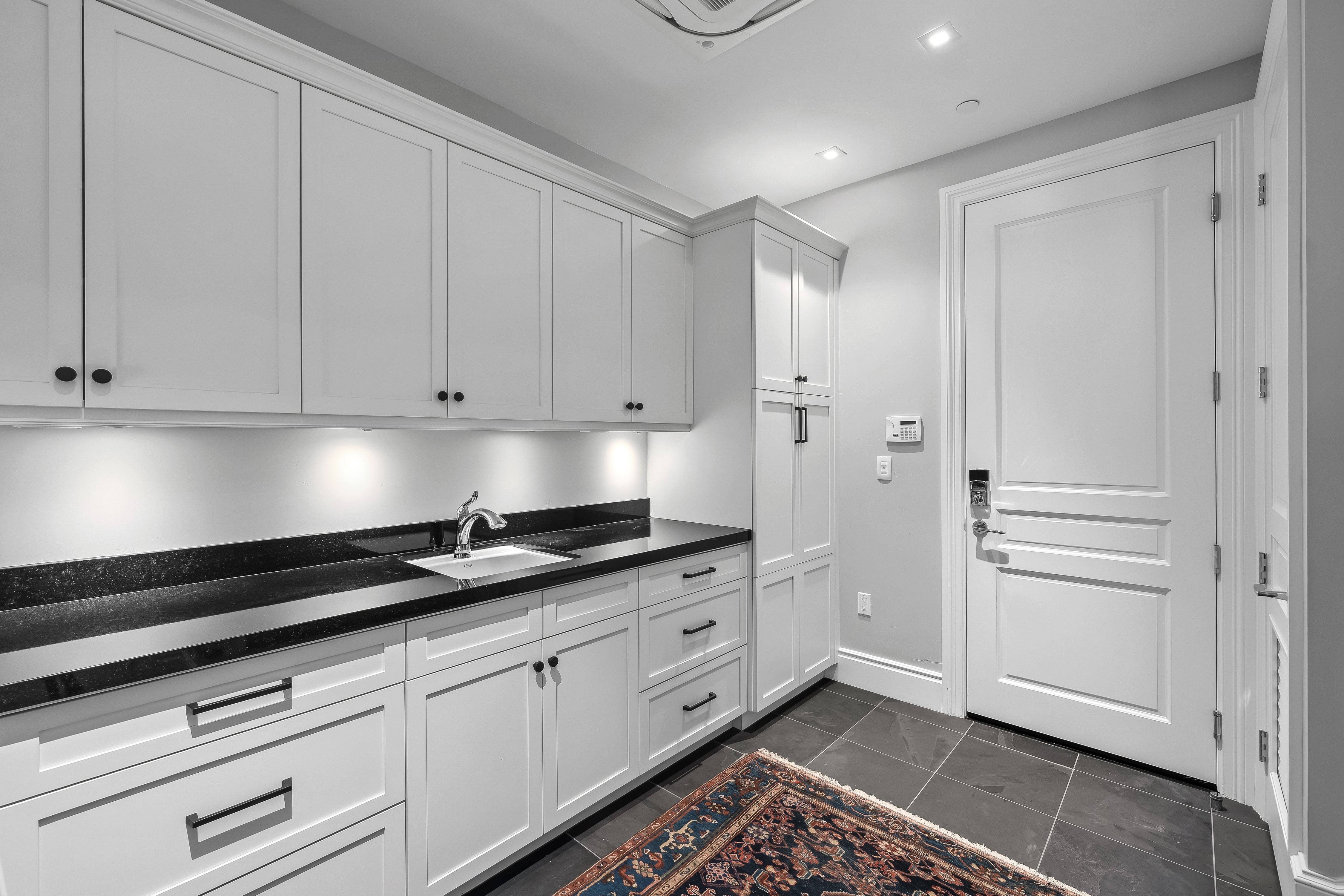  Classic Brownstone Architecture Meets Sophisticated Contemporary Living - 物件實景