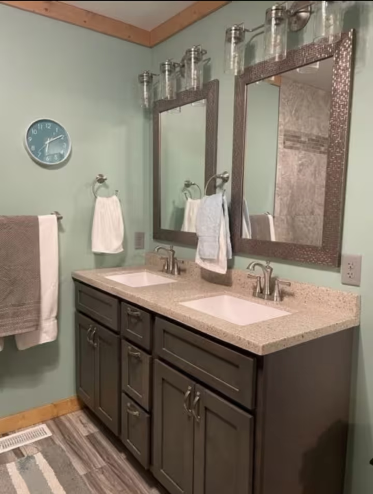 Gatlinburg, Tennessee, 37738, United States, 4 Bedrooms Bedrooms, ,2 BathroomsBathrooms,Residential,For Sale,2005495