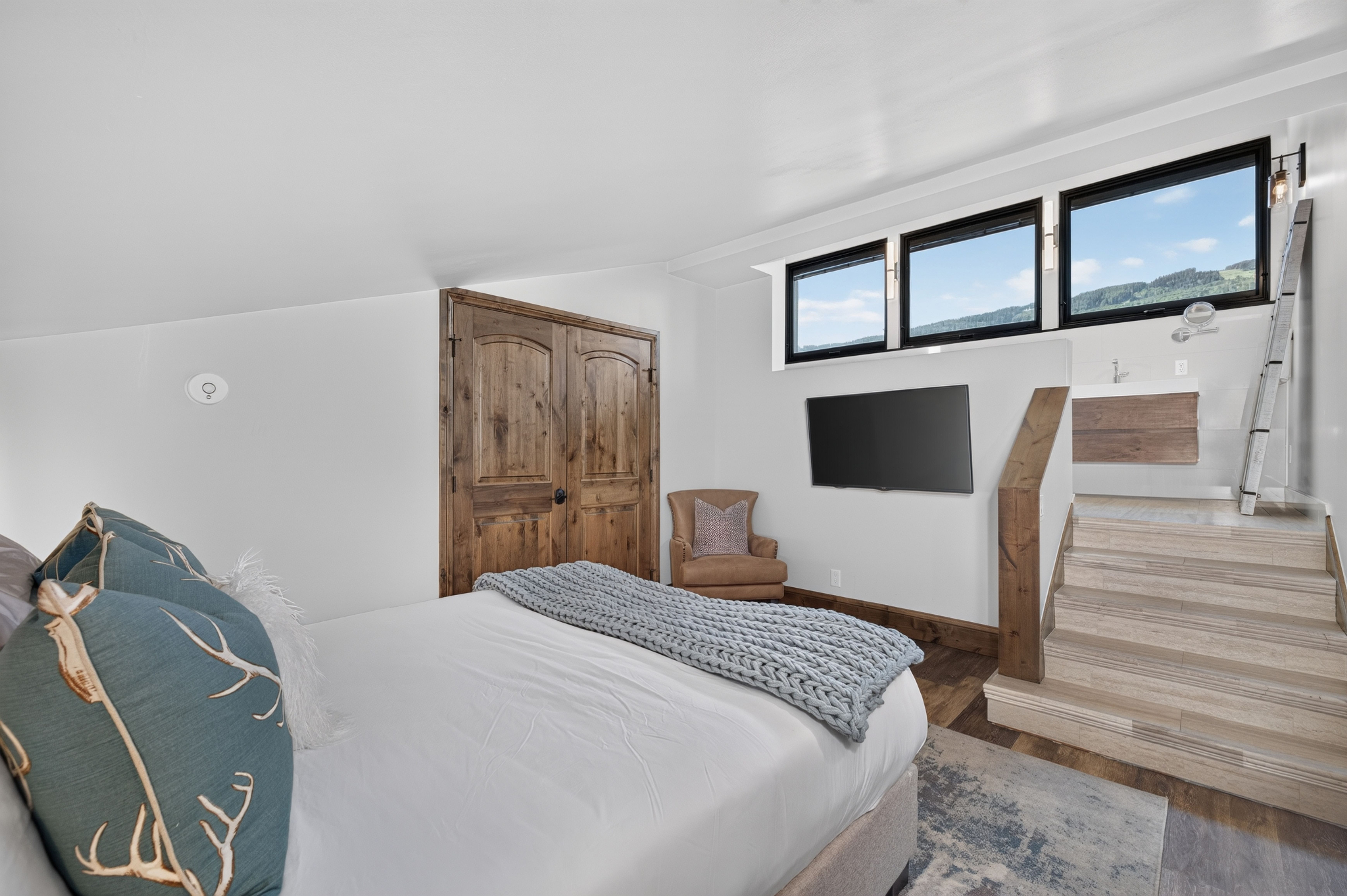  Exceptional Access to Vail
