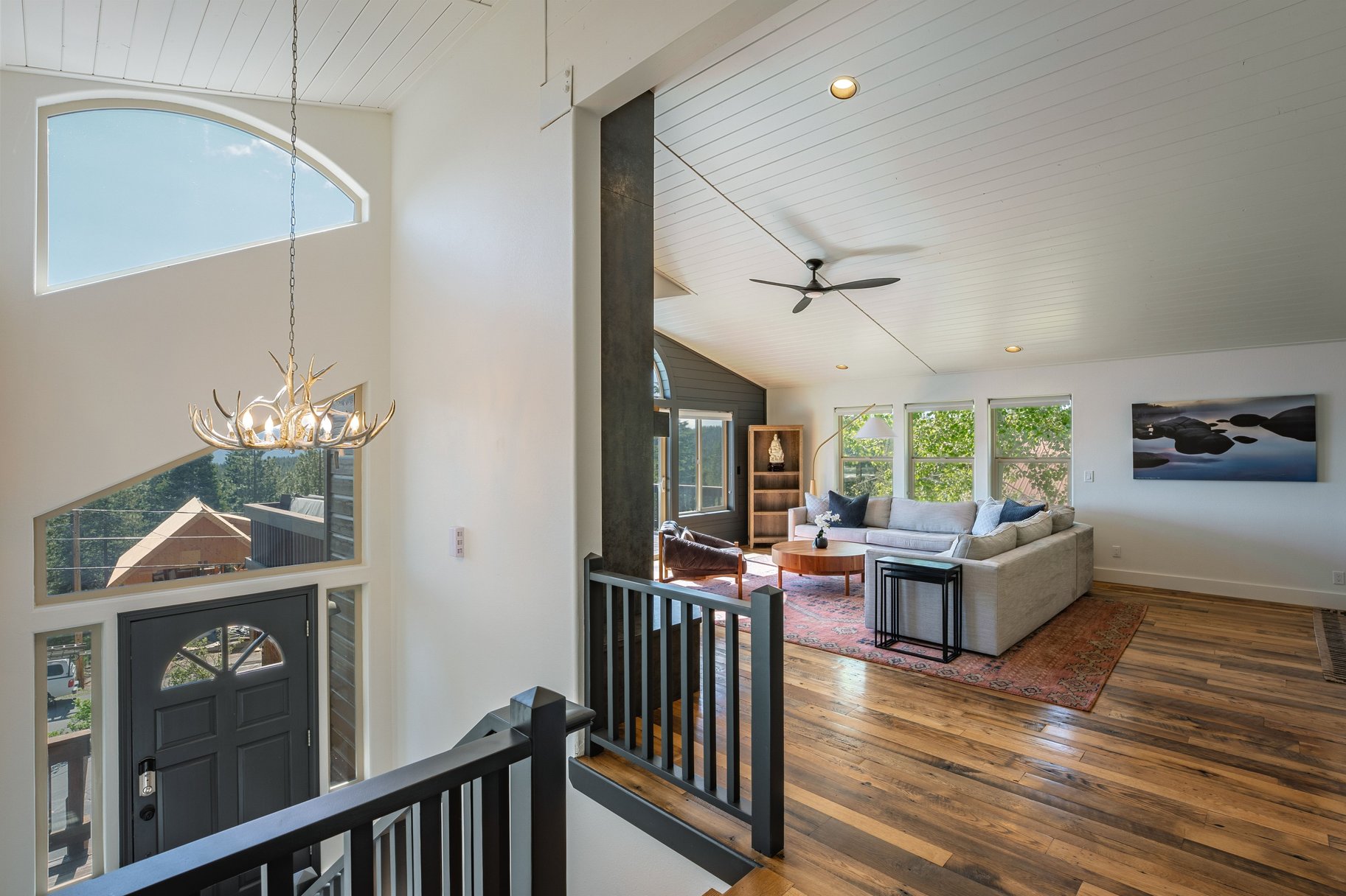  Modern Tahoe Donner Retreat with Panoramic Mountain Views & Elevated Living - 物件實景