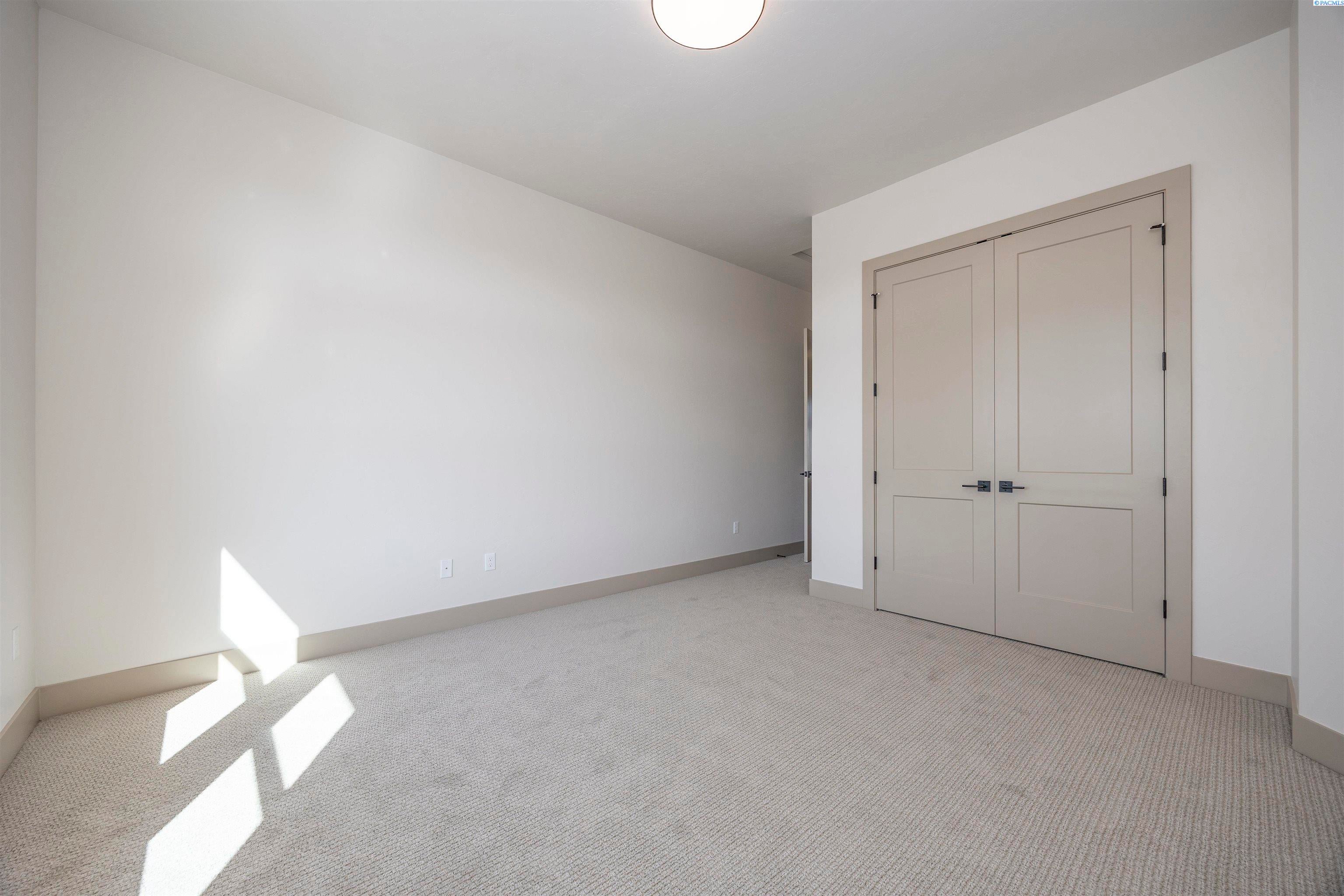 Kennewick, Washington, 99338, United States, 4 Bedrooms Bedrooms, ,3 BathroomsBathrooms,Residential,For Sale,2002511