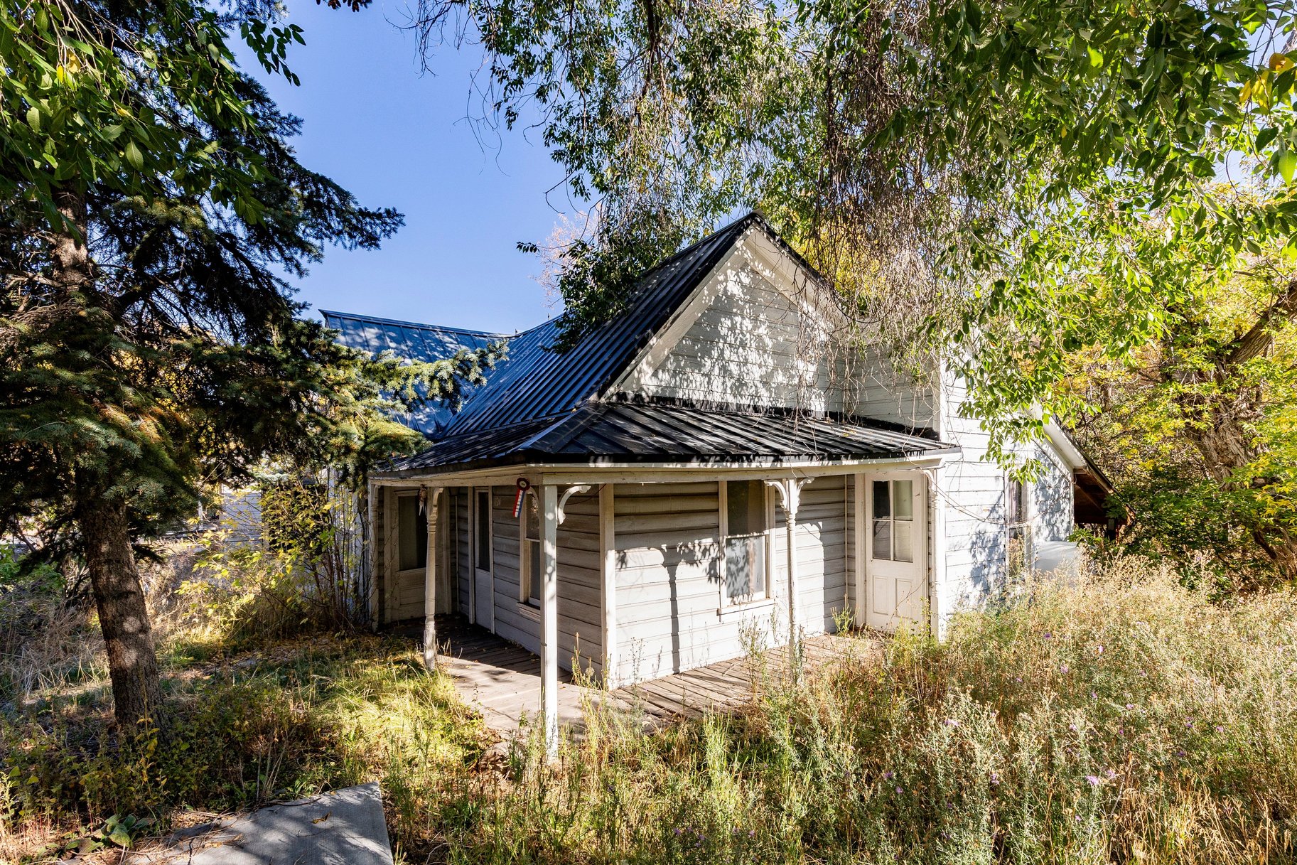  Redevelopment Opportunity on a Flat Lot Walkable to Main Street and Town Lift - 物件實景