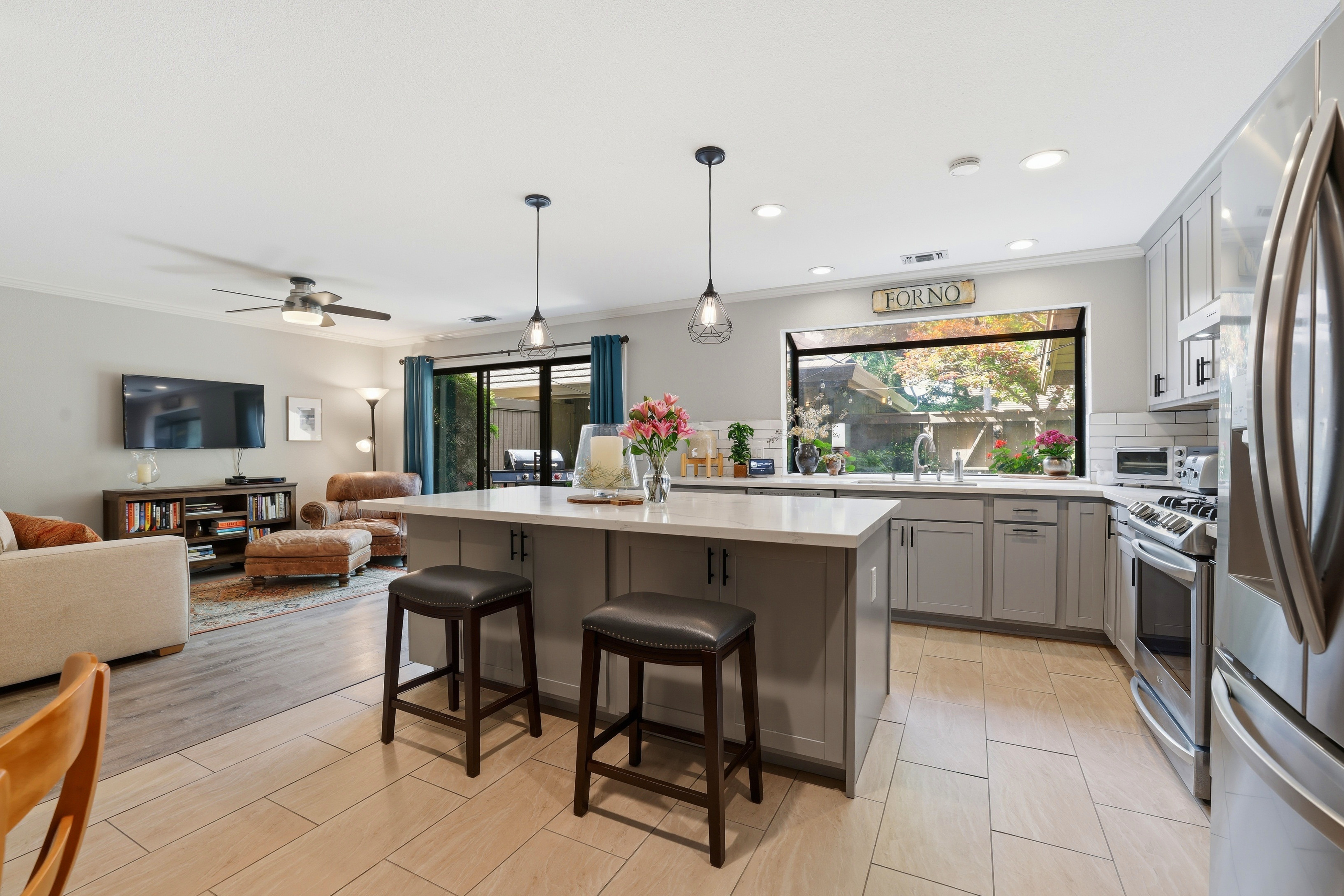 11357 Gold Country Boulevard, Gold River, CA 95670 - 物件實景