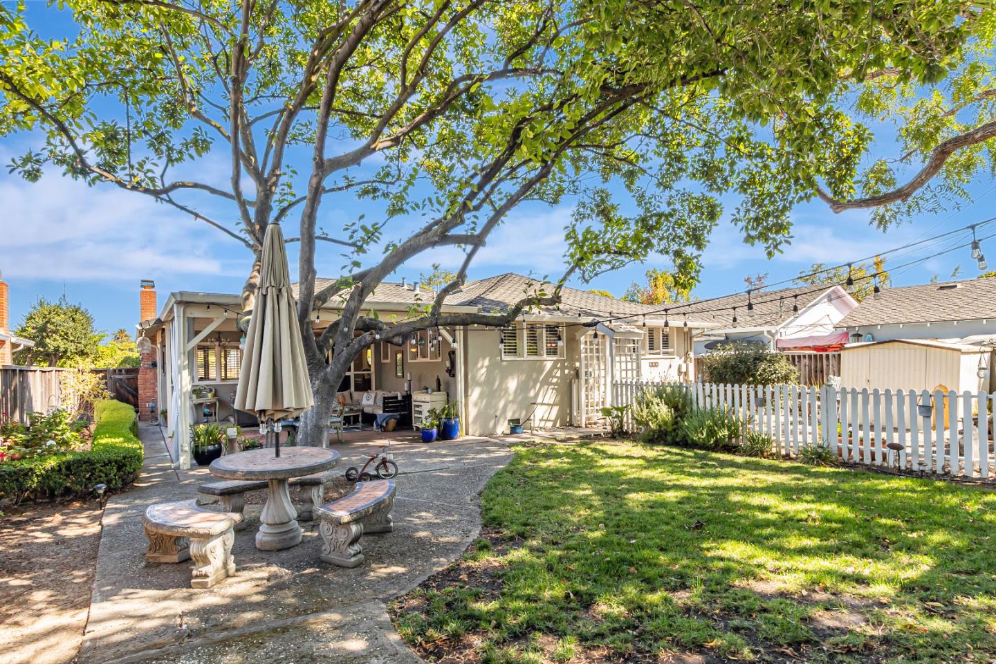 Santa Clara, California, 95050, United States, 3 Bedrooms Bedrooms, ,2 BathroomsBathrooms,Residential,For Sale,1942151
