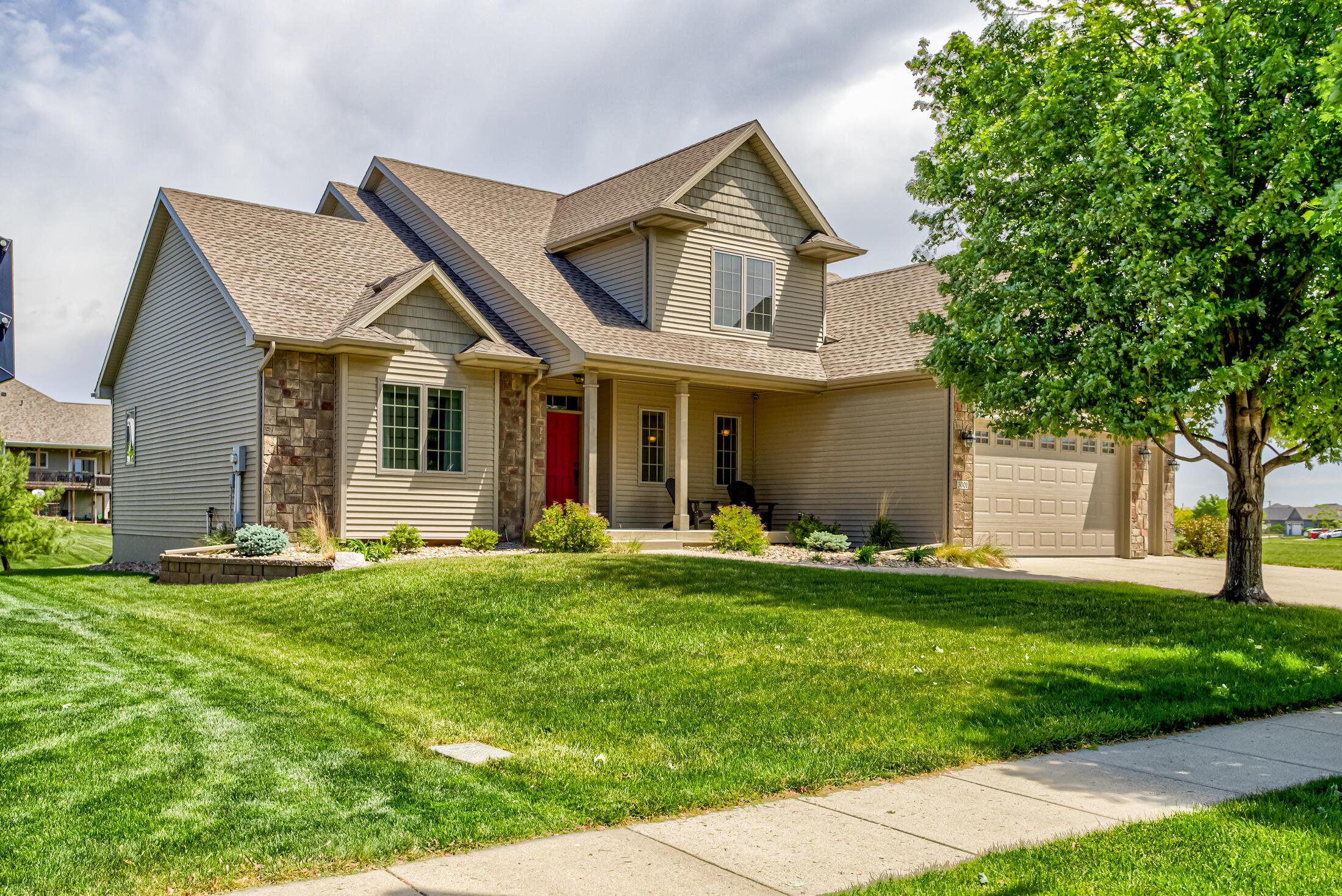 Ames, Iowa, 50010, United States, 4 Bedrooms Bedrooms, ,4 BathroomsBathrooms,Residential,For Sale,1873048