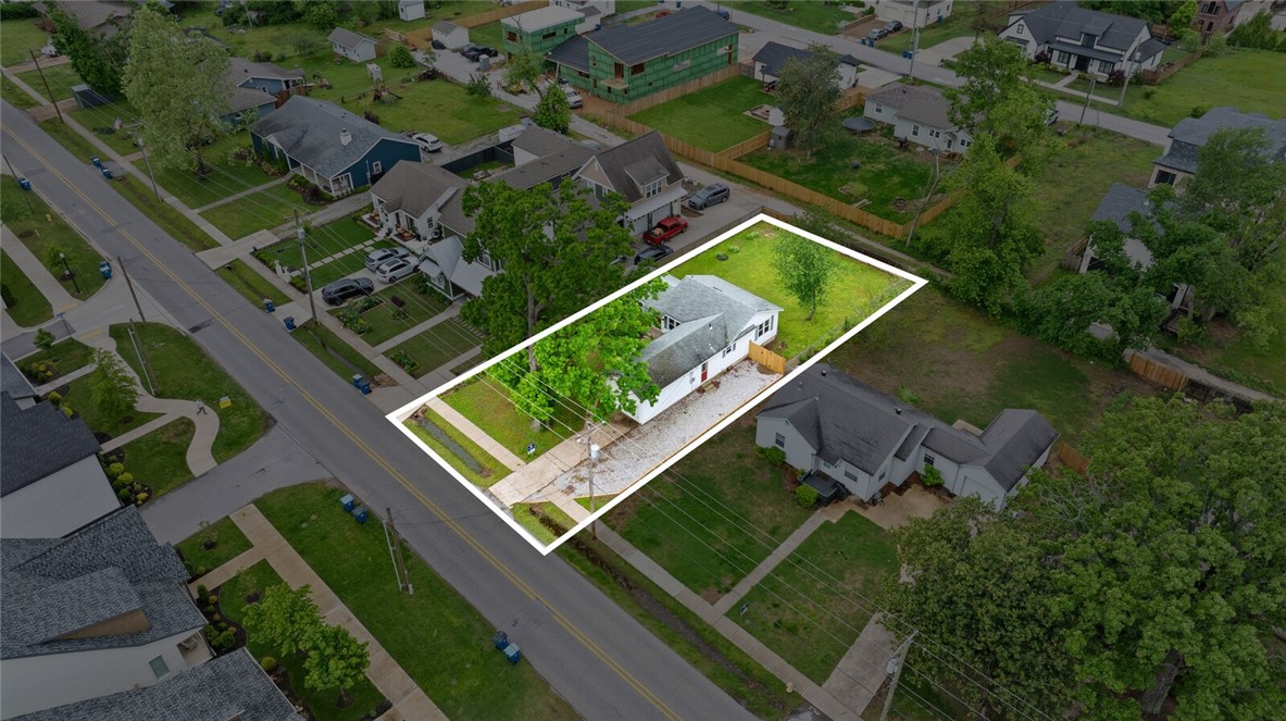 Bentonville, Arkansas, 72712, United States, 2 Bedrooms Bedrooms, ,1 BathroomBathrooms,Residential,For Sale,1793359