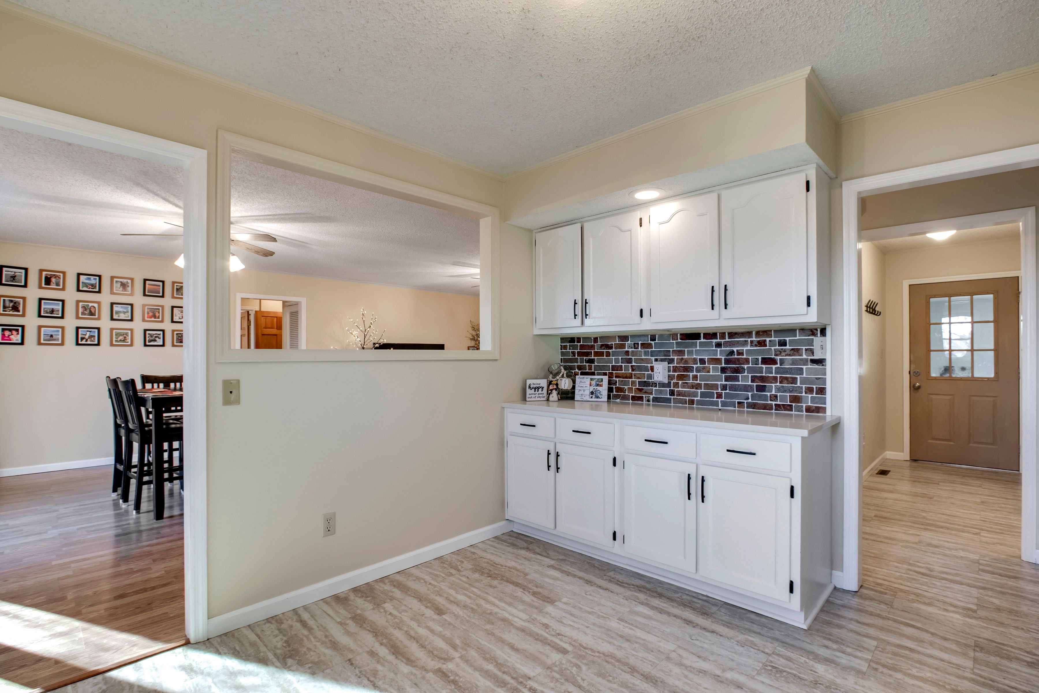 Loudon, Tennessee, 37774, United States, 3 Bedrooms Bedrooms, ,3 BathroomsBathrooms,Residential,For Sale,2011401