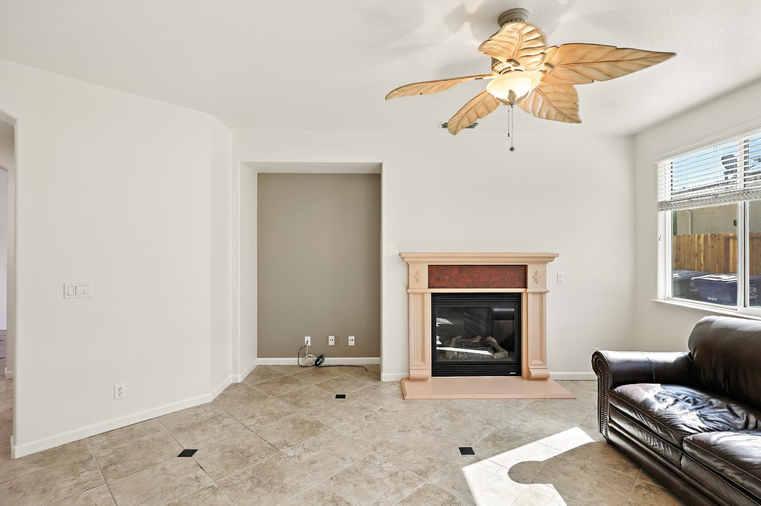 Chowchilla, California, 93610, United States, 5 Bedrooms Bedrooms, ,4 BathroomsBathrooms,Residential,For Sale,1982347