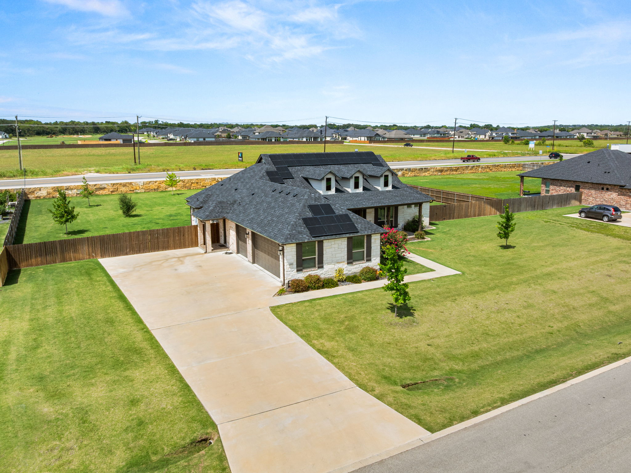  South Temple Home  Modern Comfort, Energy Efficent, All On .76/Acres - 物件實景