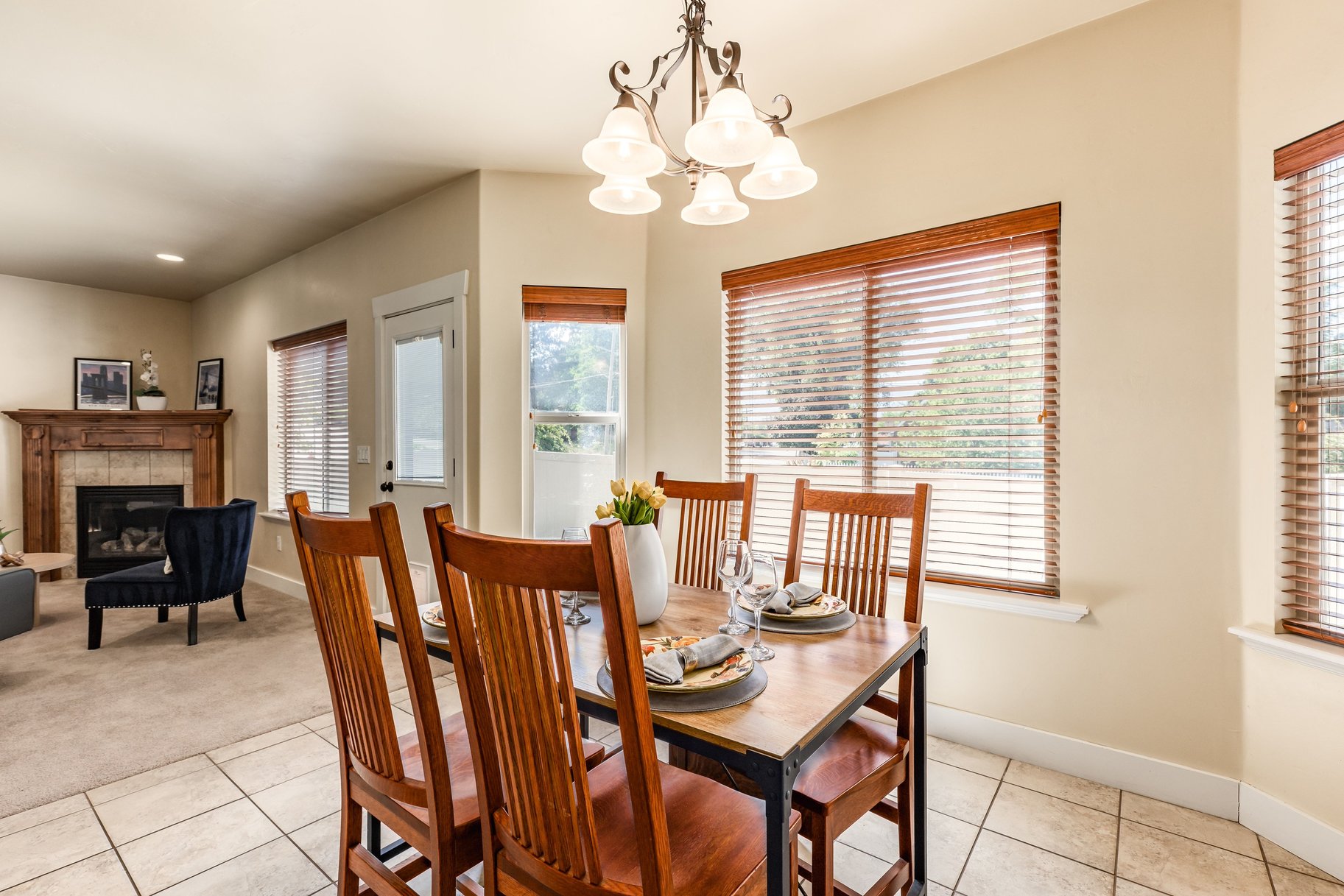  Prime Holladay Townhome in an Unbeatable Location - 物件實景
